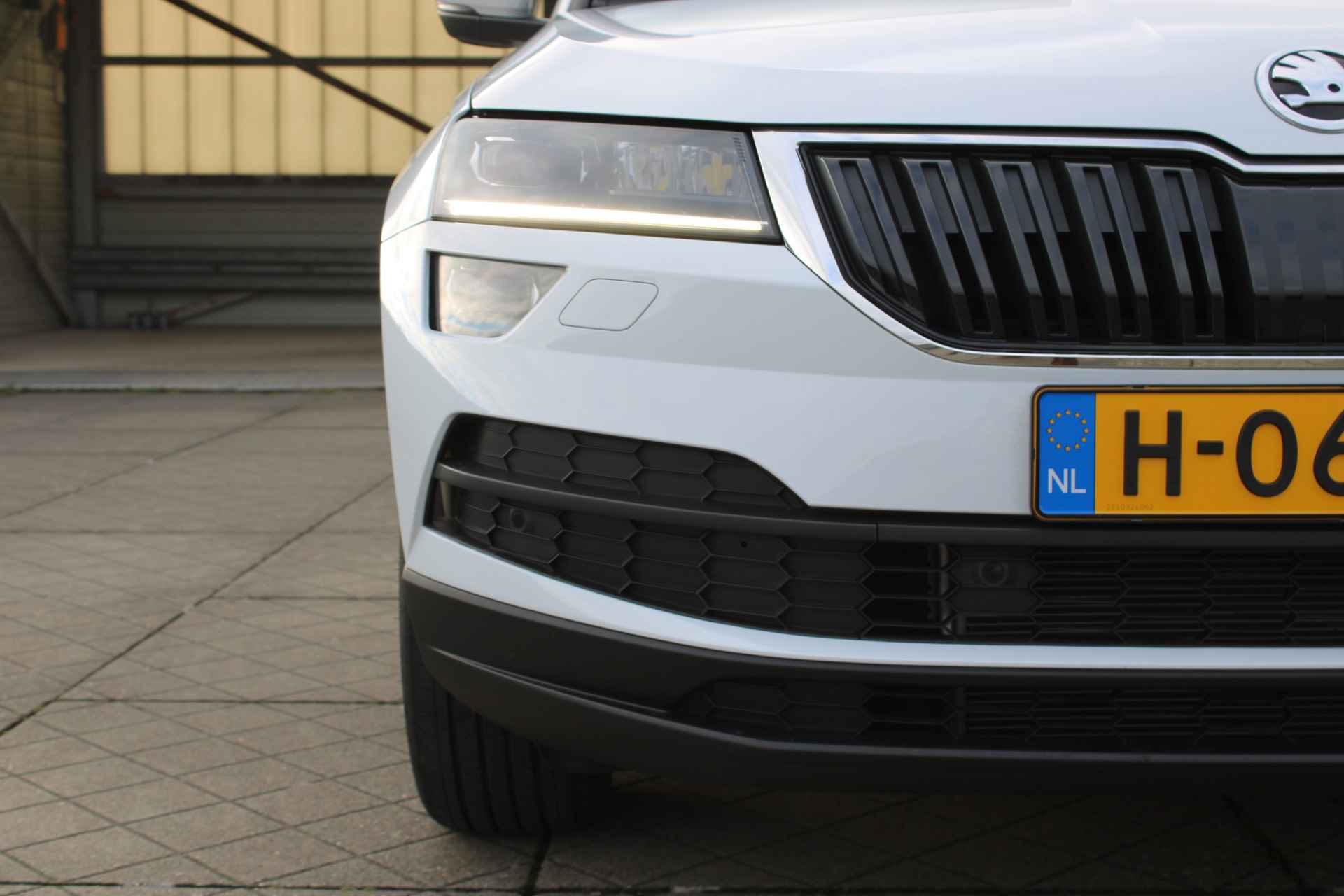 Škoda Karoq 1.5 TSI 150 pk ACT Business Edition Navigatie / Parkeersensoren / Trekhaak wegklapbaar / Clima / LED / Stoelverw. - 35/39