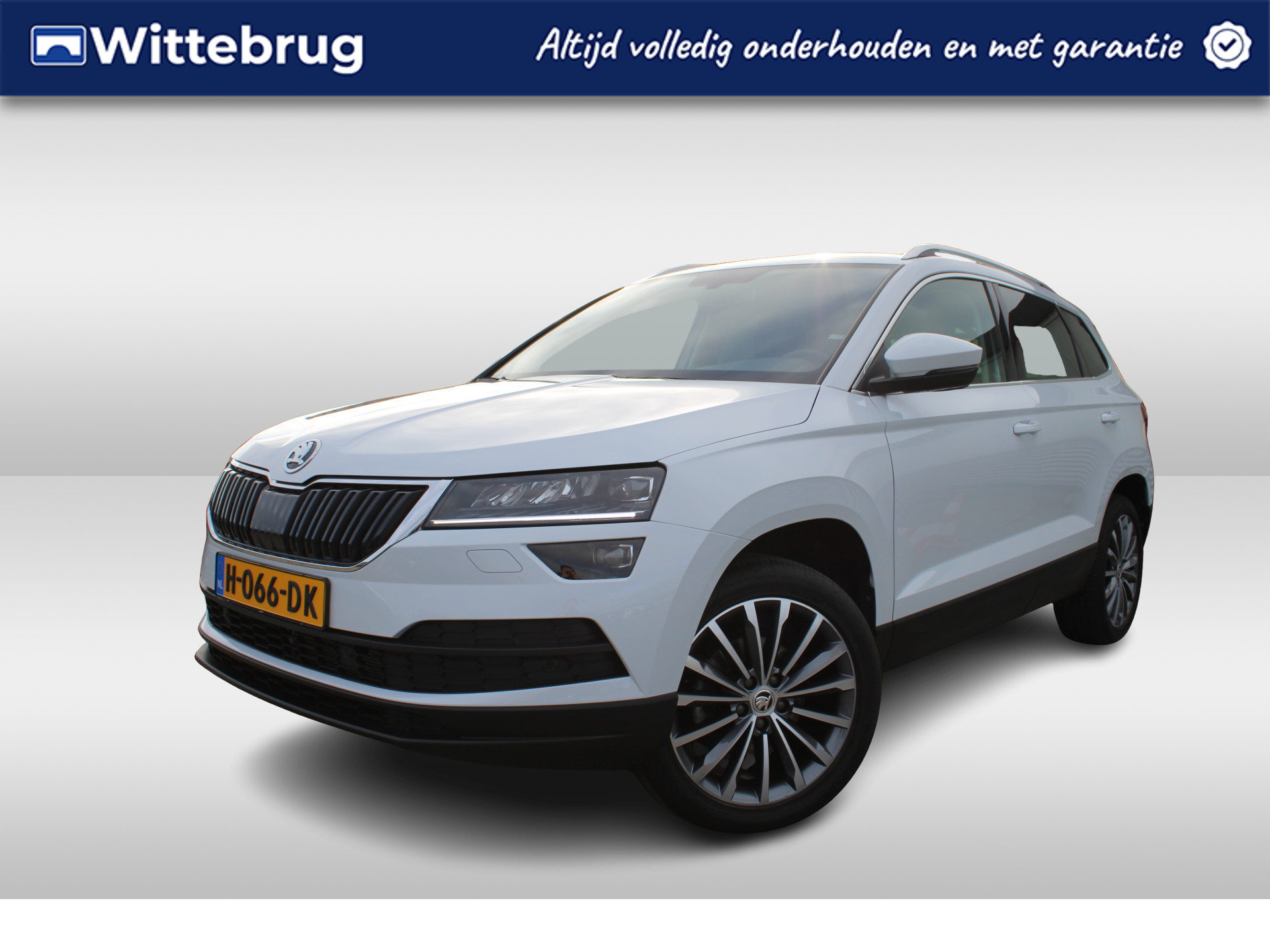 Škoda Karoq 1.5 TSI 150 pk ACT Business Edition Navigatie / Parkeersensoren / Trekhaak wegklapbaar / Clima / LED / Stoelverw.