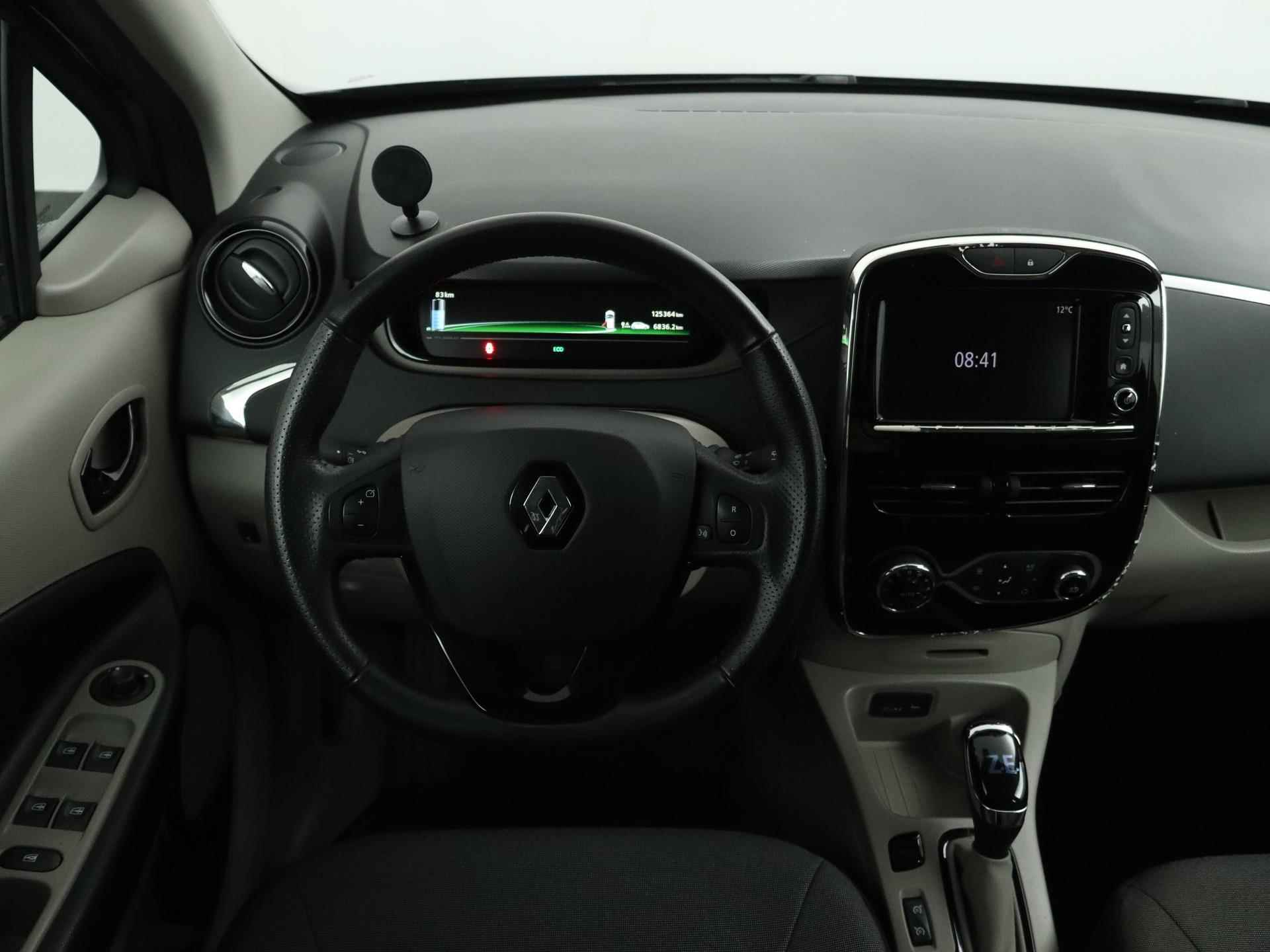 Renault ZOE R240 Intens 22 kWh (ex Accu) | Huur accu | Airco | Subsidie € 2000,- - 18/19