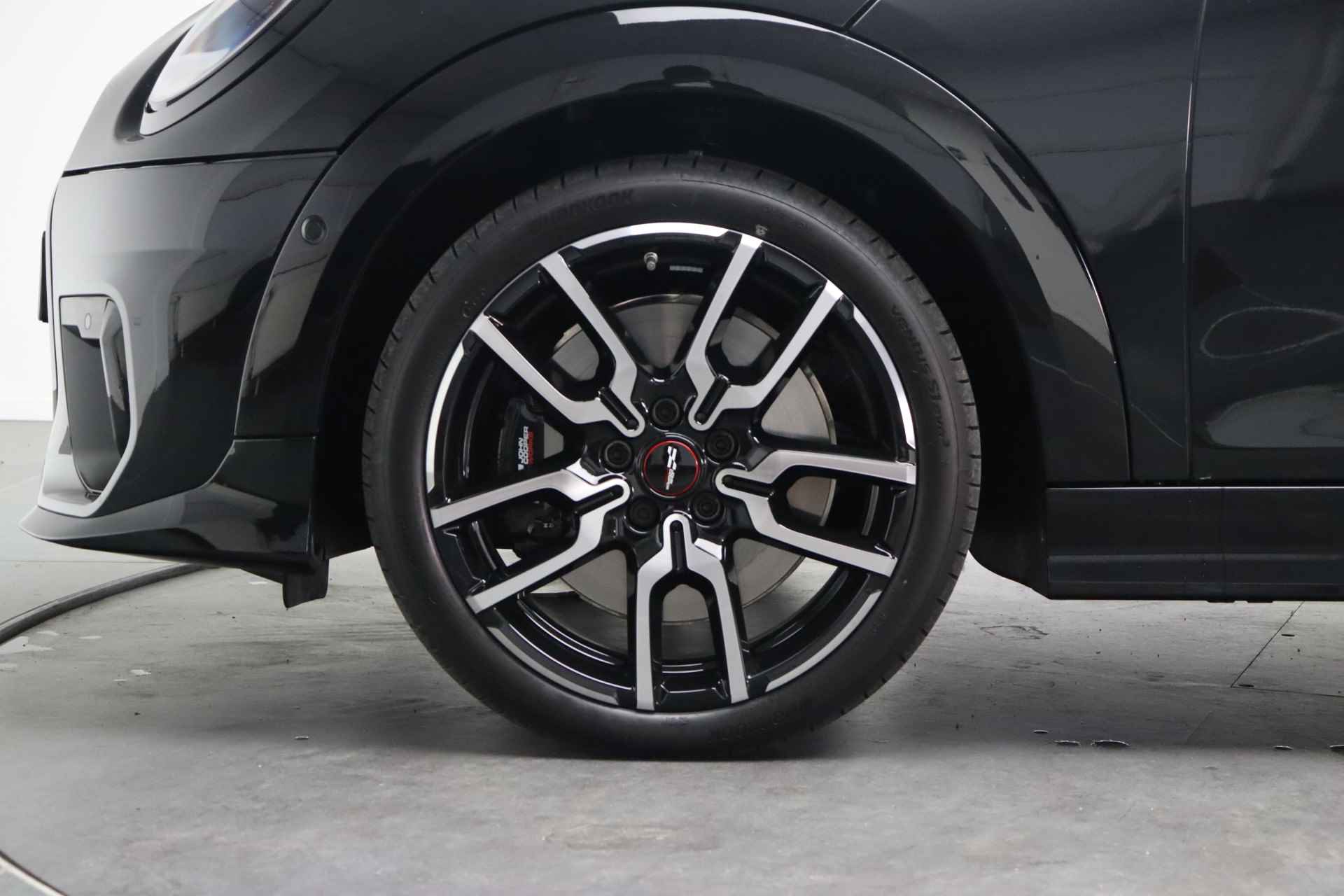 MINI Hatchback Cooper C JCW Automaat / Pakket XL / 18 inch JCW Lap Spoke 2-tone - 7/22