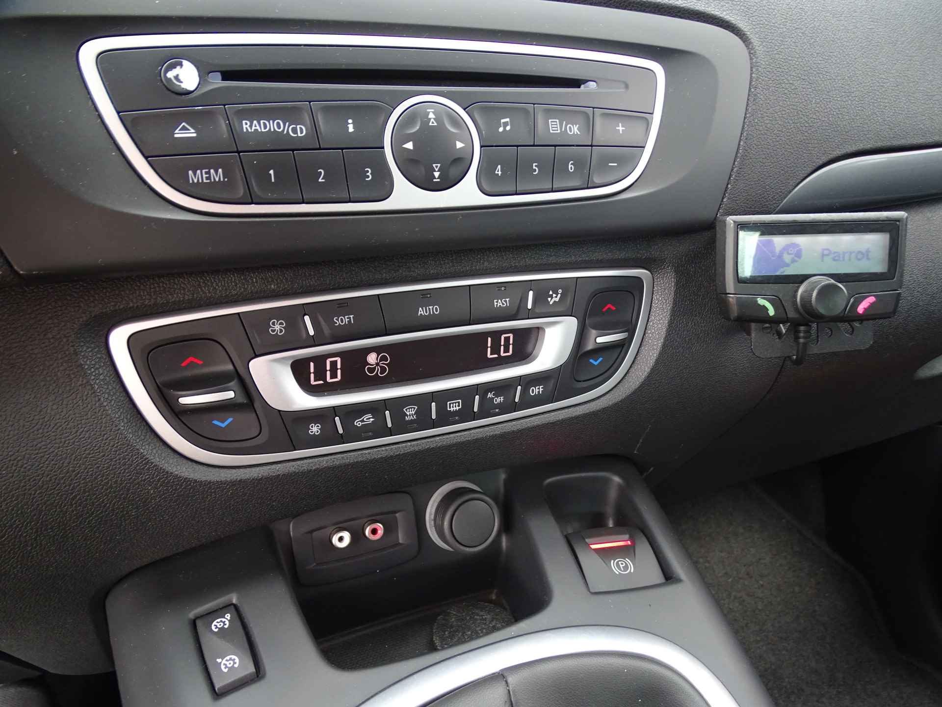 Renault Scénic 1.6 Parisienne Airco, Cruise Control, Navi, Hoge Instap, NAP, NW APK! - 35/53