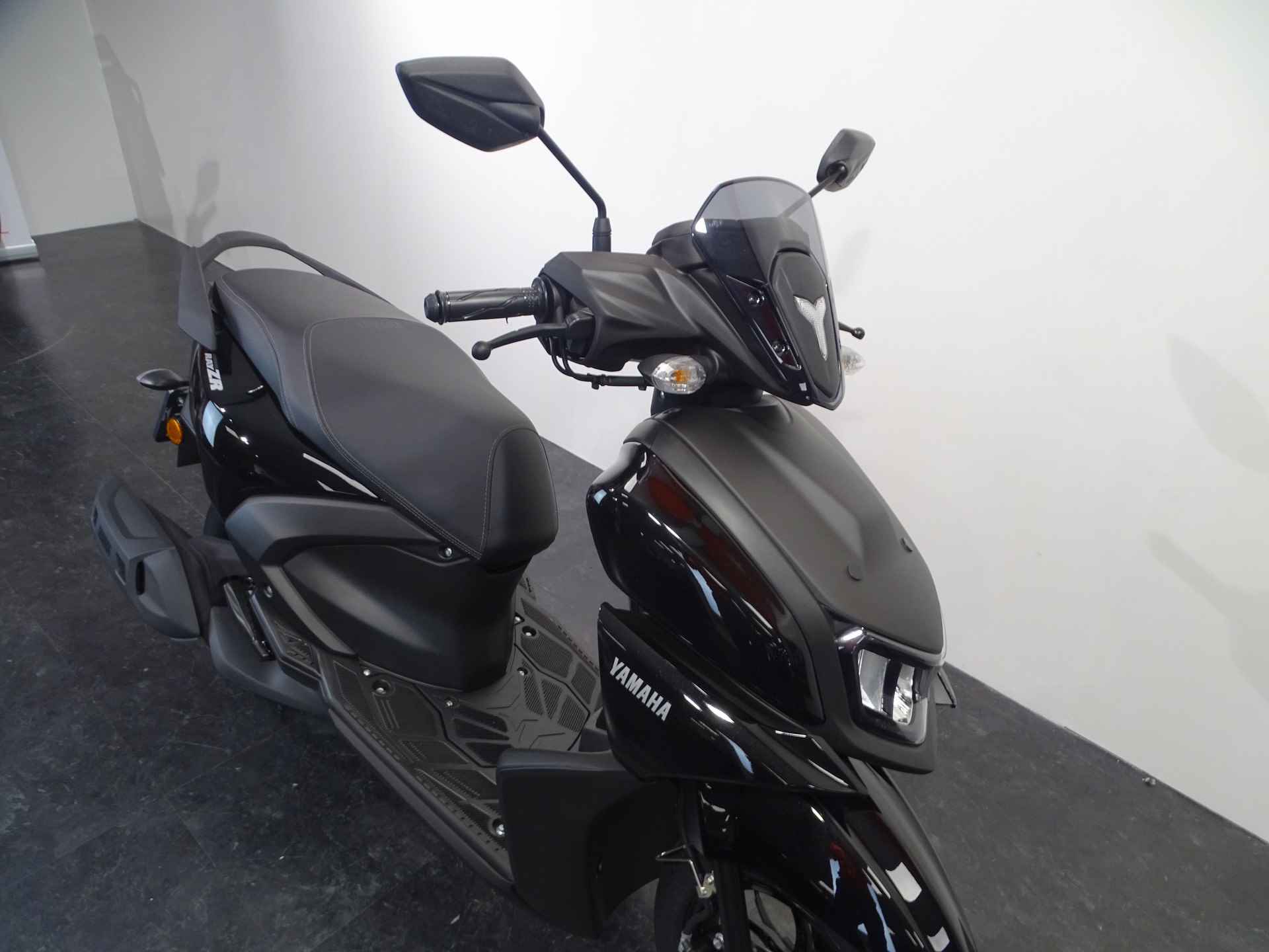 Yamaha RAYZR - 2/5