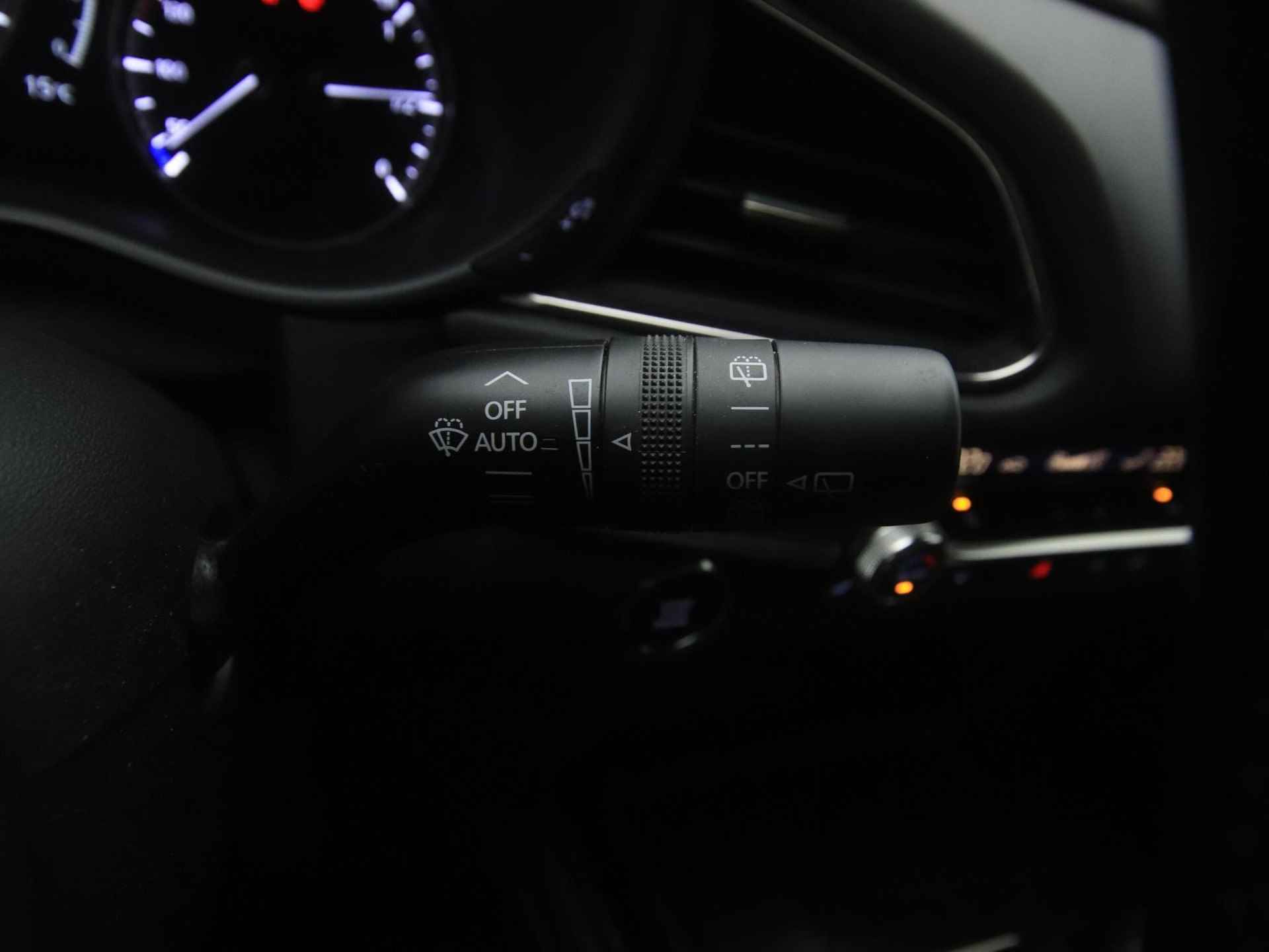Mazda CX-30 2.0 SkyActiv-X Luxury i-Activesense automaat : dealer onderhouden - 28/47