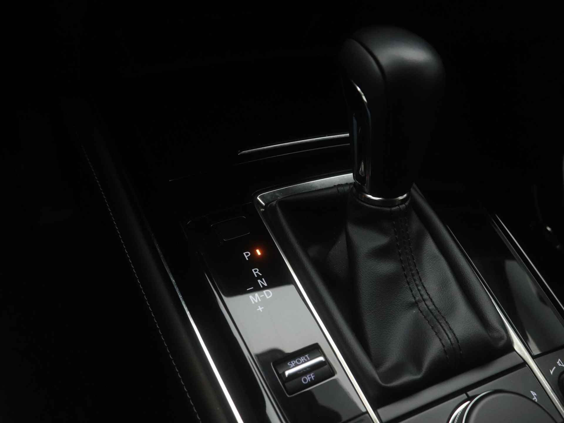 Mazda CX-30 2.0 SkyActiv-X Luxury i-Activesense automaat : dealer onderhouden - 37/47