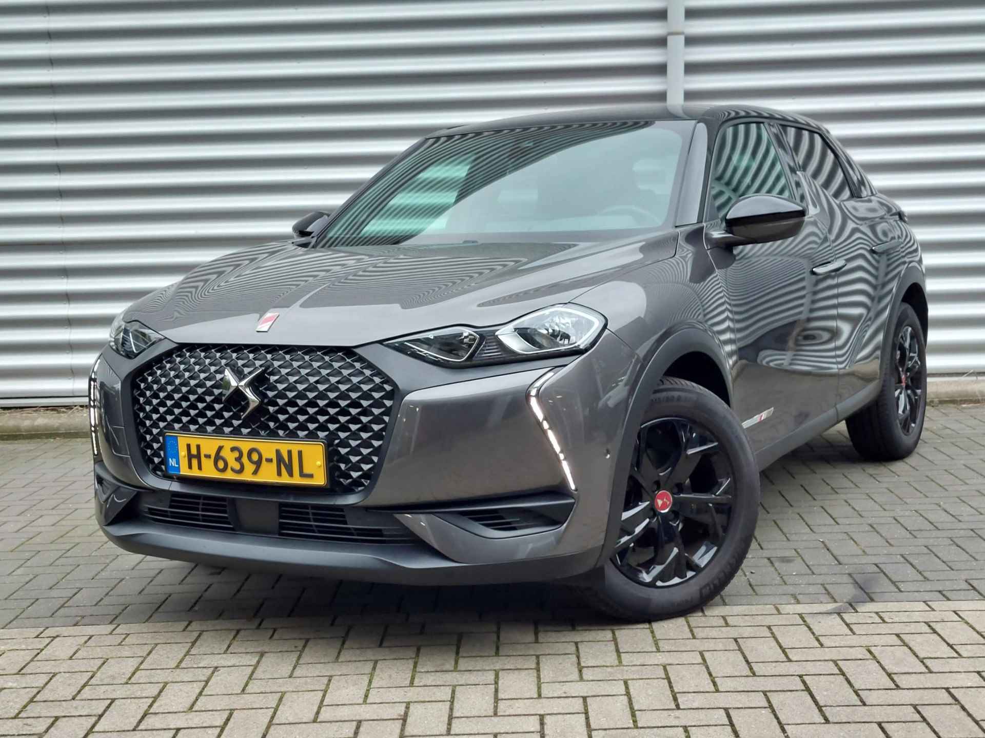 DS 3 Crossback 100 Performance Line Navi/Cam/Keyless - 54/57