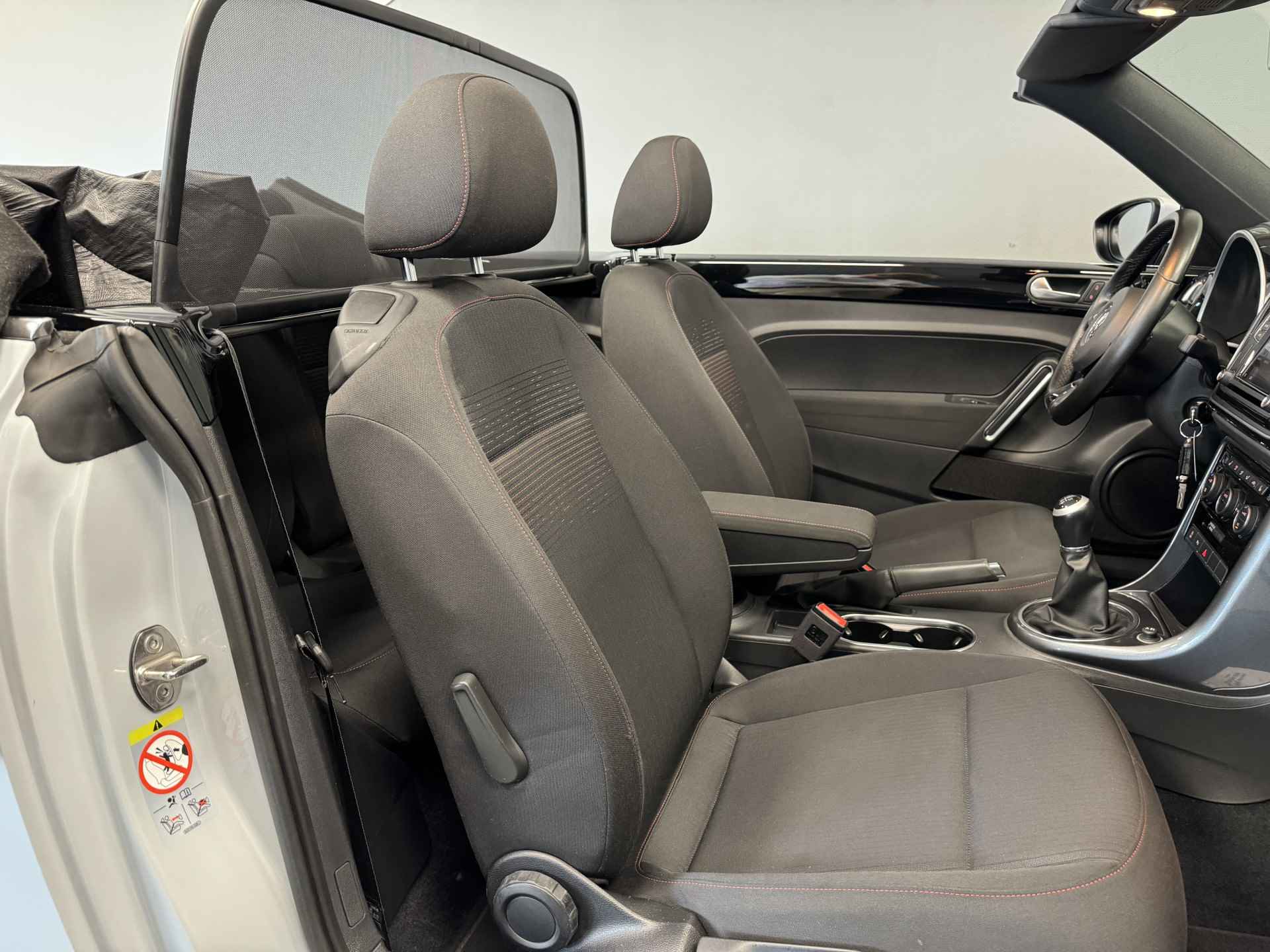 Volkswagen Beetle Cabriolet 1.2 TSI SOUND AppConnect/Parkeersensoren/Cruise - 24/41