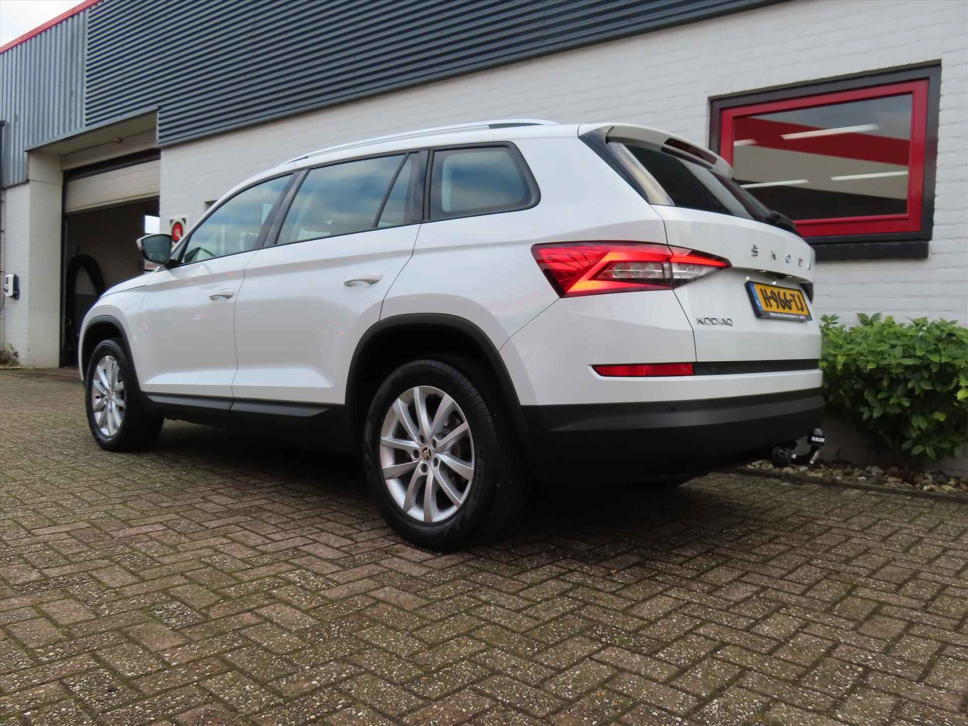 Skoda Kodiaq 1.5 TSI Greentech 150pk DSG-7 Business Edition/ Canton sound/ Trekhaak/ Apple Carplay/ Stoelverwarming/ Camera achter/ 1 Eigenaar/ Origineel NL/ NAP - 44/46