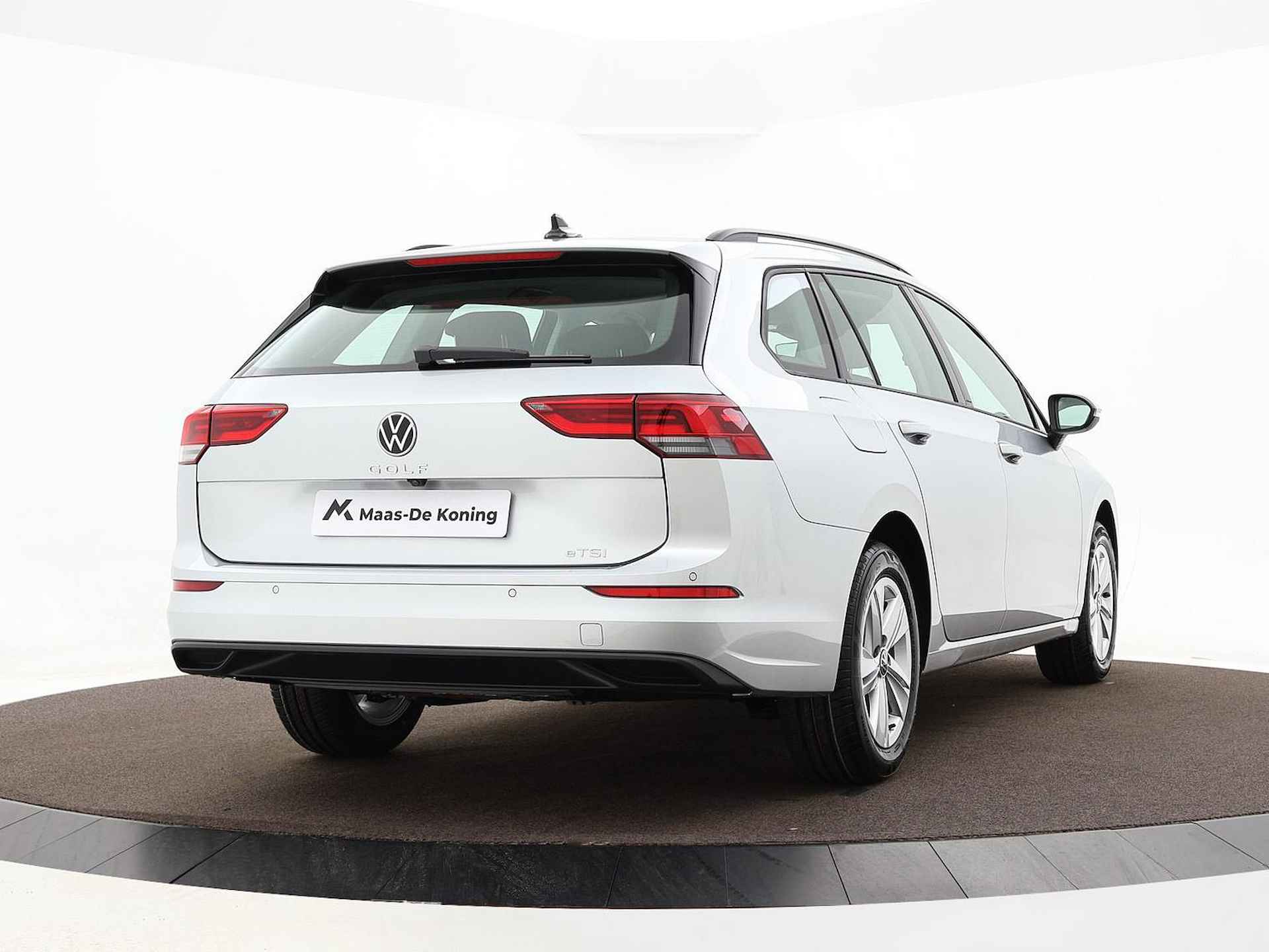 Volkswagen Golf Variant 1.0 eTSI 81 kW 110 pk 7 versn. DSG · Multimedia Pakket · Lounge Pakket · achteruitrijcamera · proactieve inzittendenbescherming · - 3/35
