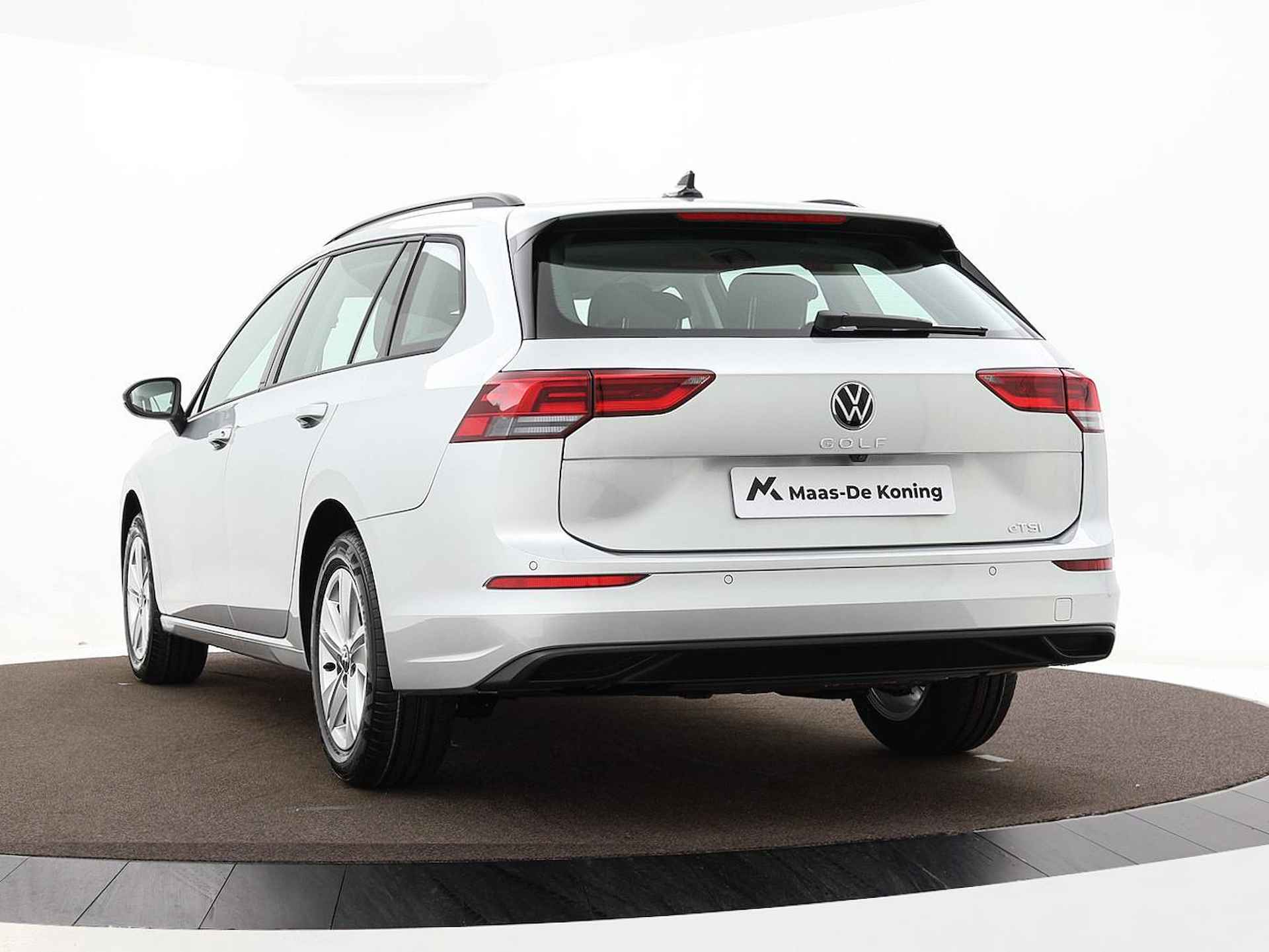 Volkswagen Golf Variant 1.0 eTSI 81 kW 110 pk 7 versn. DSG · Multimedia Pakket · Lounge Pakket · achteruitrijcamera · proactieve inzittendenbescherming · - 17/35