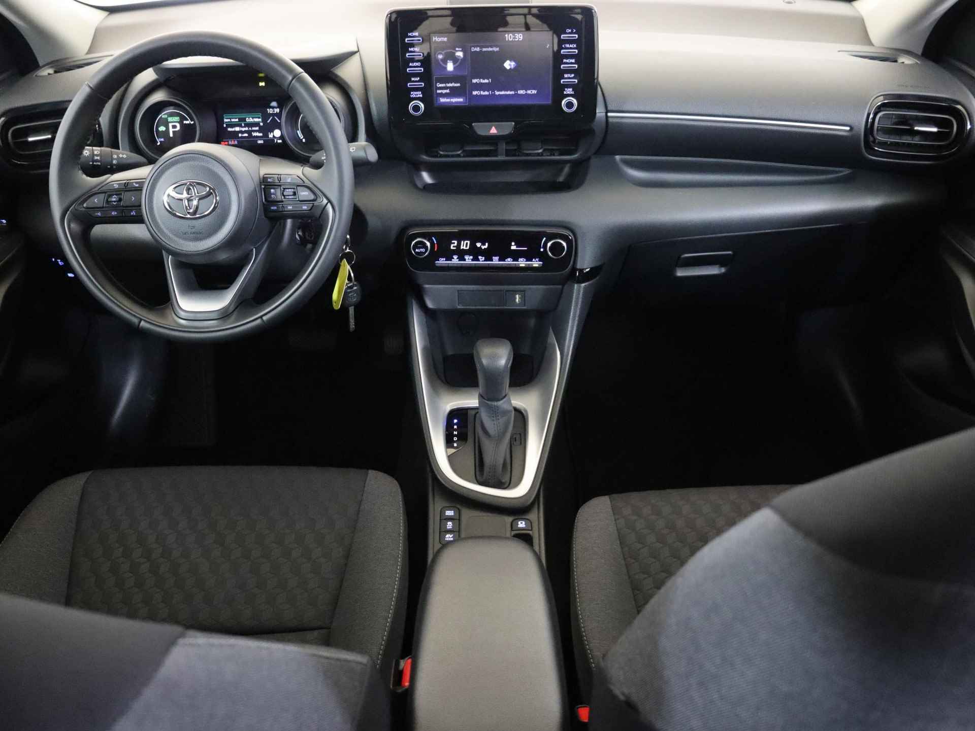 Toyota Yaris 1.5 Hybrid Dynamic Limited, Apple carplay, Android auto, Lm velgen, Bumperbeschermstrip - 4/32