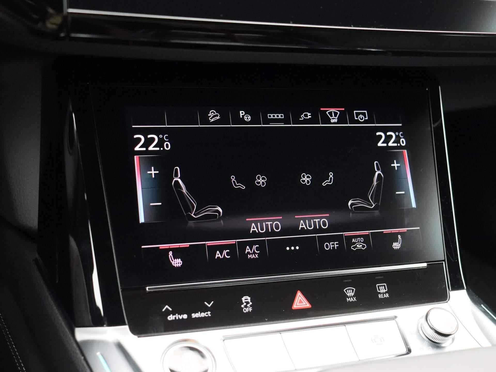Audi Q8 e-tron 50 quattro S Edition 95 kWh 340 PK | Automaat | Navigatie Plus | Camera | 4-Zone Climate Control | Head-up display | Privacy glass | Stoelverwarming | Adaptive Cruise control | Parkeersensoren | Apple Carplay | Android Auto | LED Matrix | Fabrieksgarantie tot 2028 | - 22/49