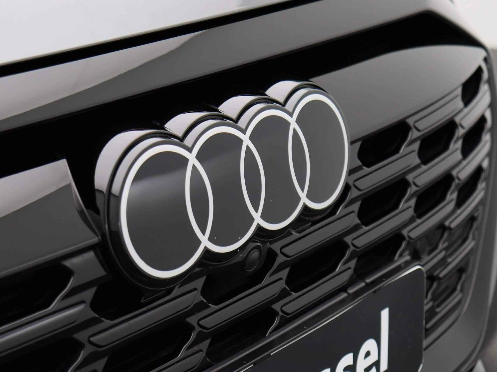 Audi Q8 e-tron 50 quattro S Edition 95 kWh 340 PK | Automaat | Navigatie Plus | Camera | 4-Zone Climate Control | Head-up display | Privacy glass | Stoelverwarming | Adaptive Cruise control | Parkeersensoren | Apple Carplay | Android Auto | LED Matrix | Fabrieksgarantie tot 2028 | - 43/49