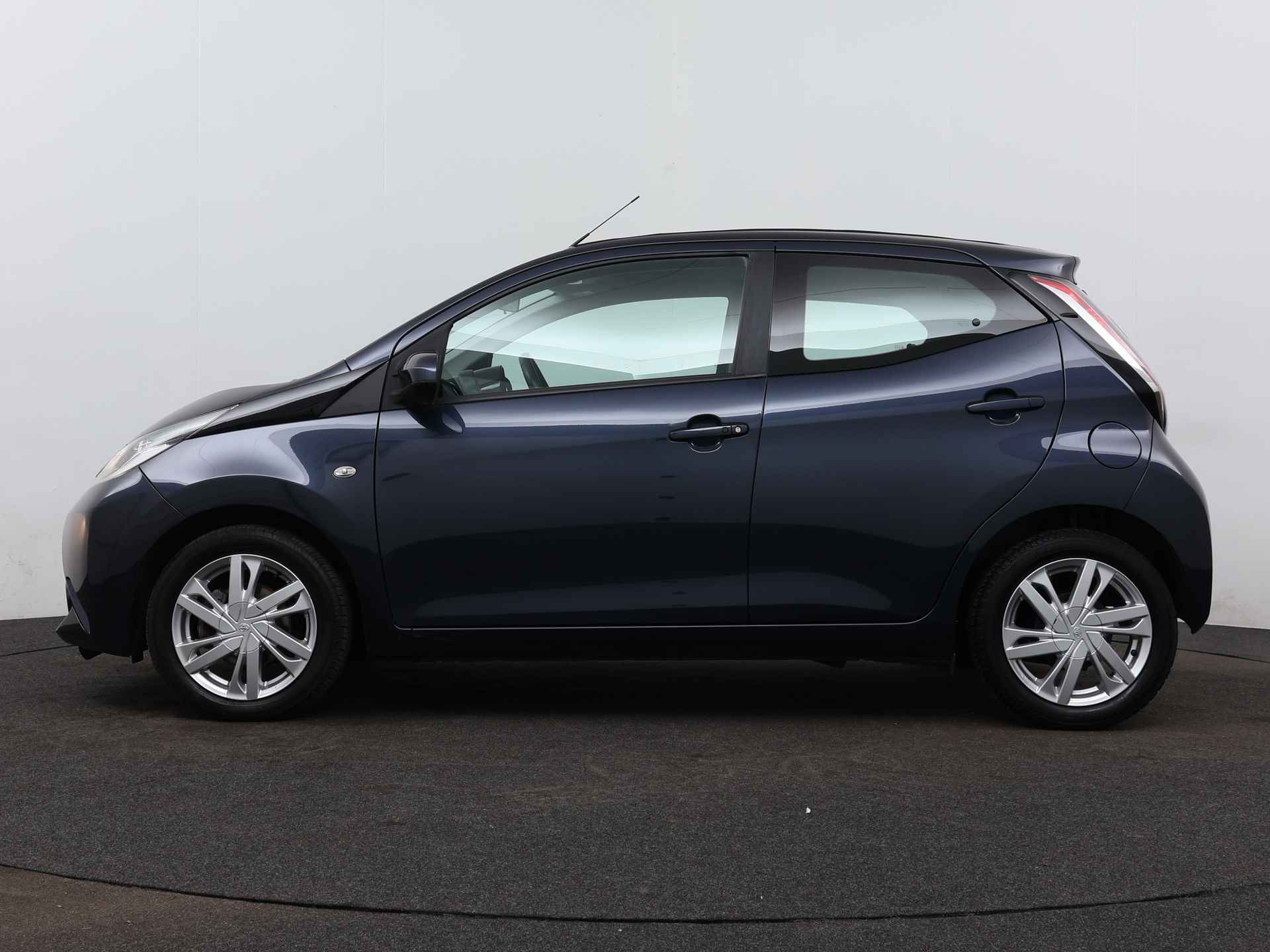 Toyota Aygo 1.0 VVT-i x-wave Limited | Camera | Climate Control | LM velgen | Half leder | - 4/41