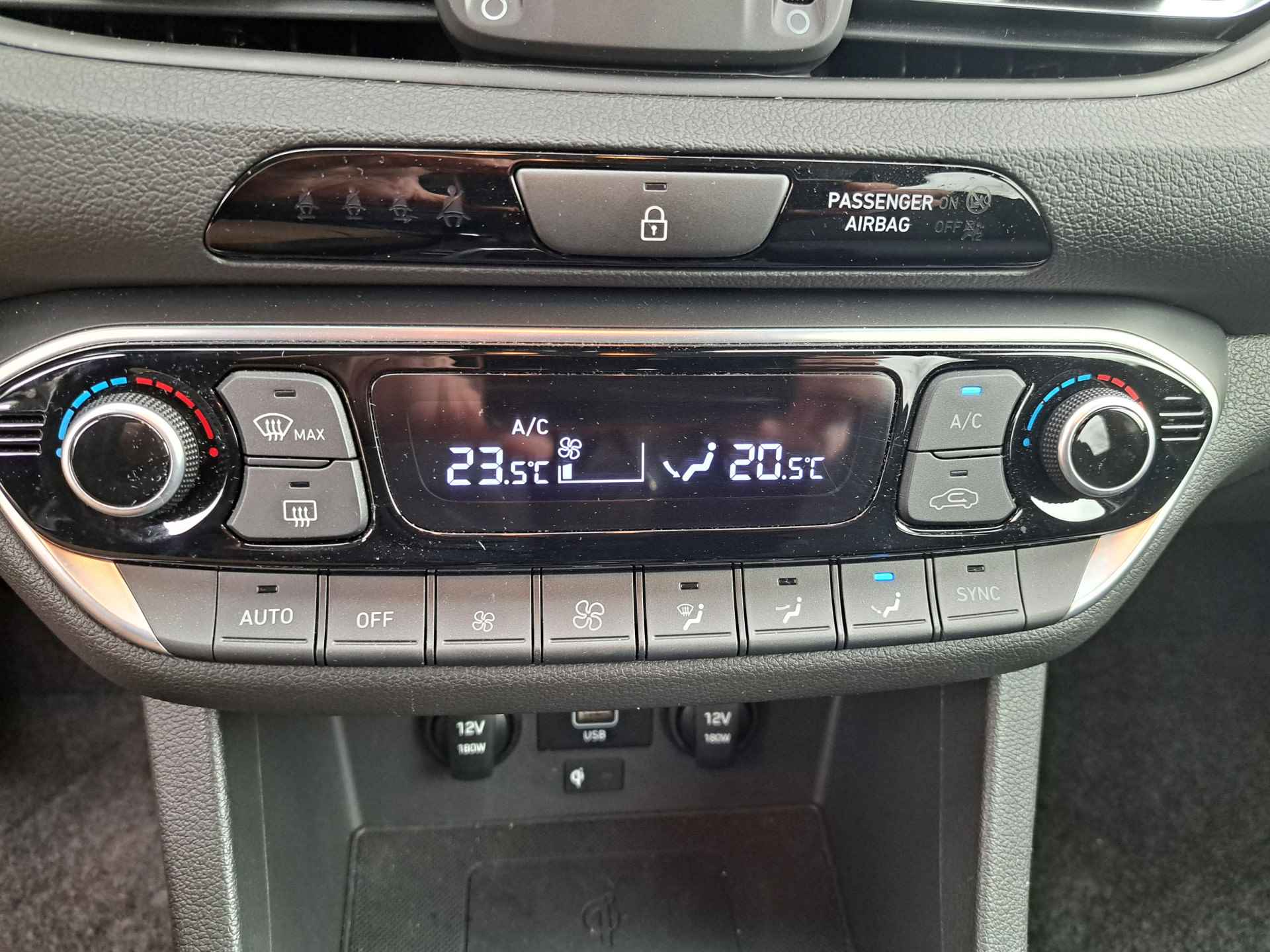 Hyundai i30 Wagon 1.0 T-GDi MHEV Comfort Smart - 24/29