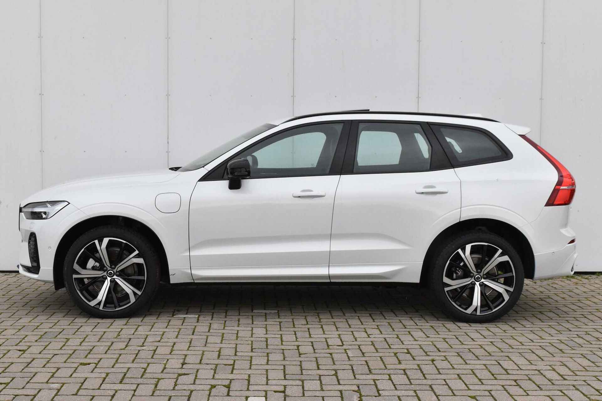 Volvo XC60 2.0 Recharge T8 AWD Ultimate Dark - 2/25