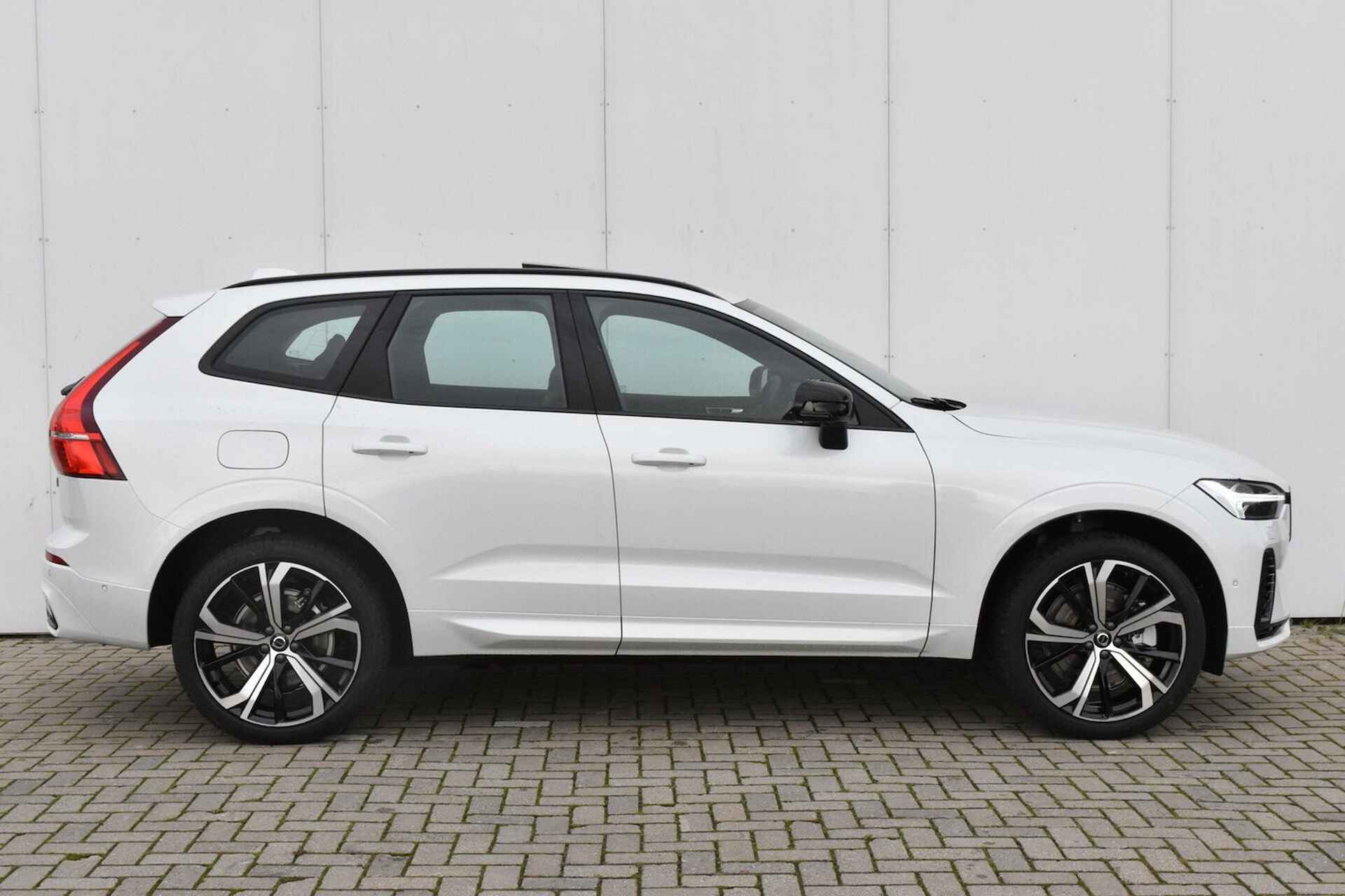 Volvo XC60 2.0 Recharge T8 AWD Ultimate Dark - 3/25