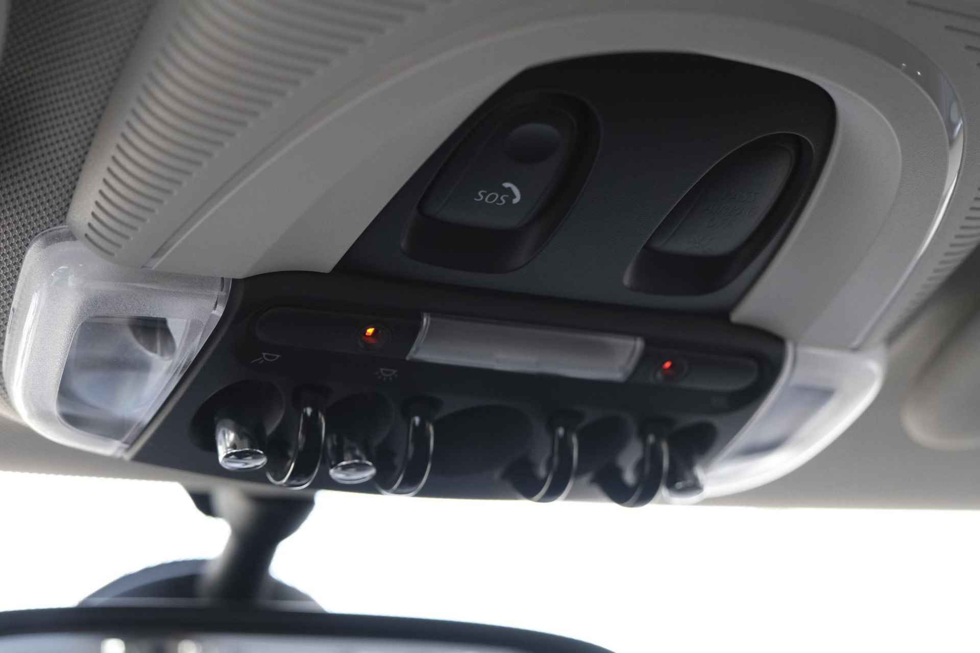 Mini mini Cooper 1.5 136pk Business Edition | All-season banden | Parkeersensoren | Navigatie | Airco | Cruise control - 26/30