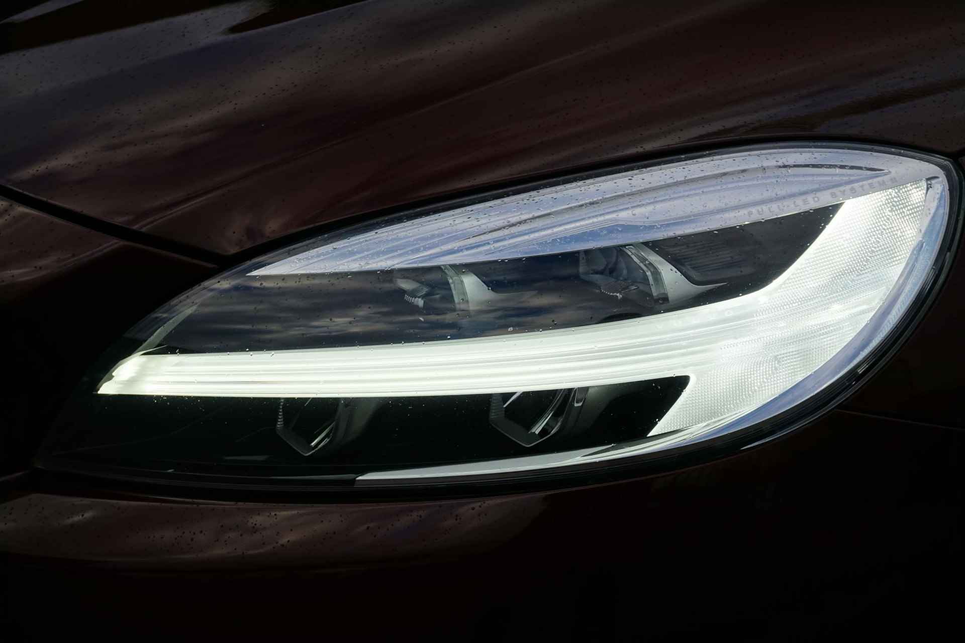 Volvo V40 Cross Country 2.0 D2 Edition+ | LED | Parkeersensoren | Camera | Stoel verwarming | High Performance audio | - 8/24