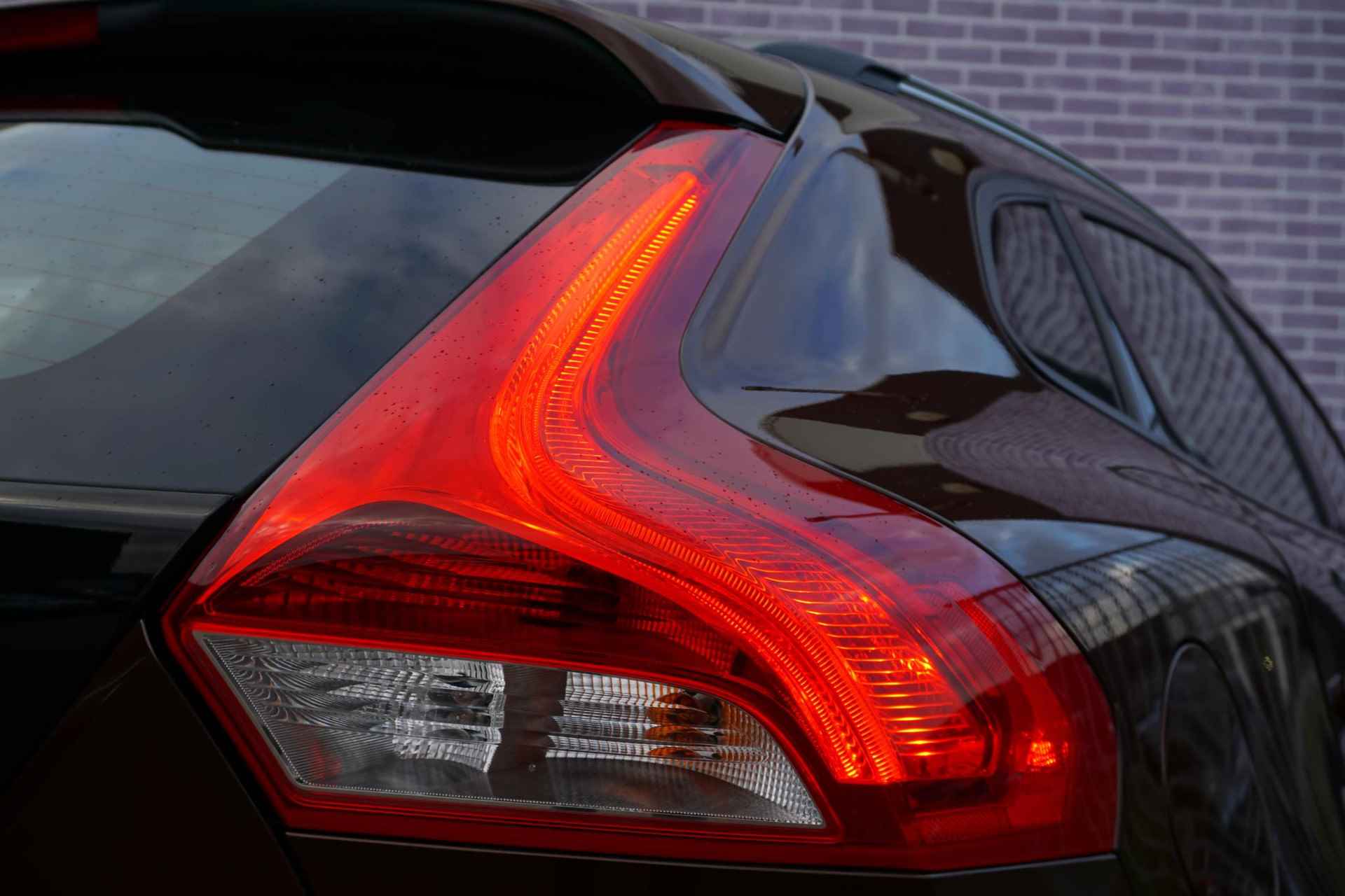 Volvo V40 Cross Country 2.0 D2 Edition+ | LED | Parkeersensoren | Camera | Stoel verwarming | High Performance audio | - 10/24