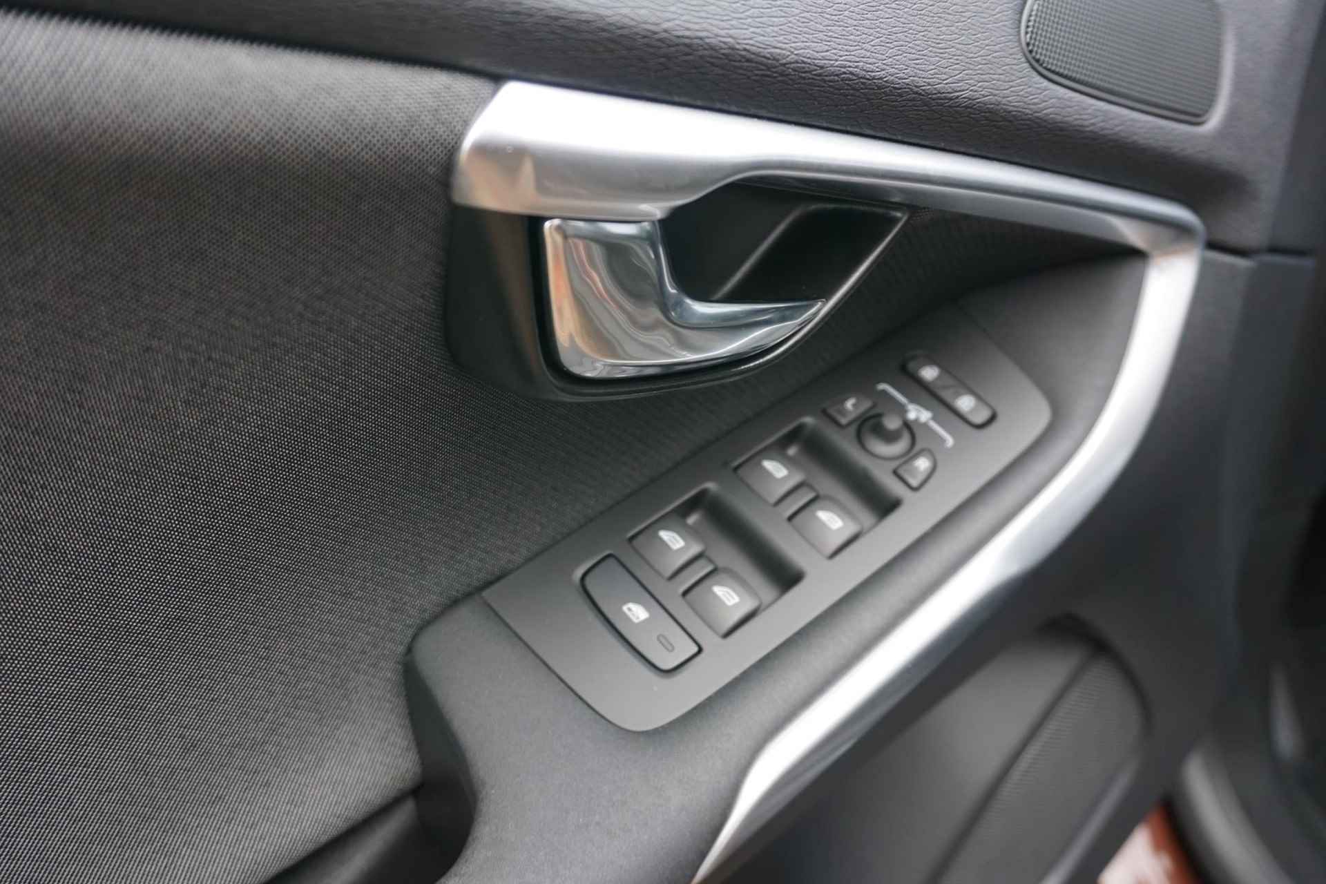 Volvo V40 Cross Country 2.0 D2 Edition+ | LED | Parkeersensoren | Camera | Stoel verwarming | High Performance audio | - 12/24