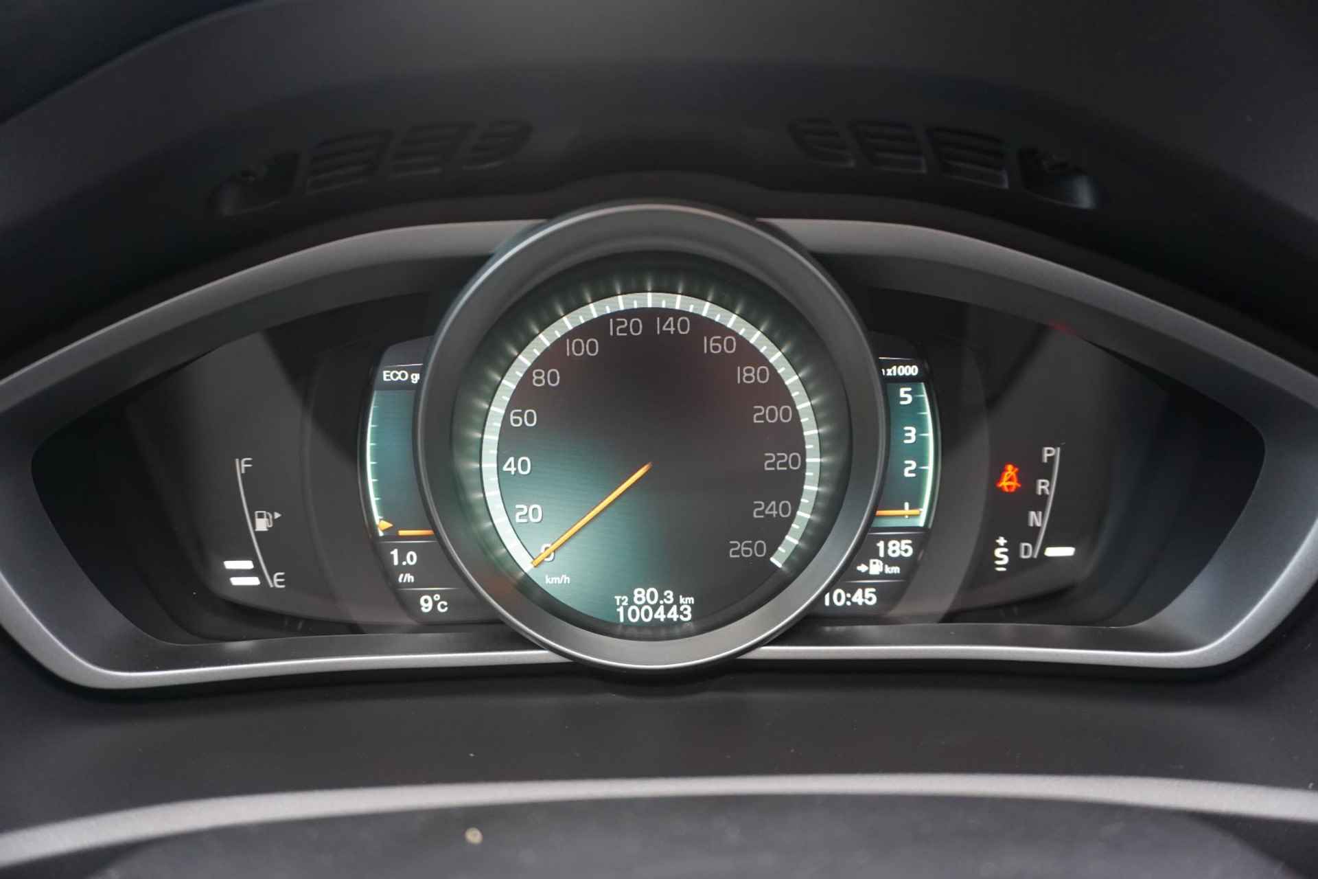 Volvo V40 Cross Country 2.0 D2 Edition+ | LED | Parkeersensoren | Camera | Stoel verwarming | High Performance audio | - 16/24