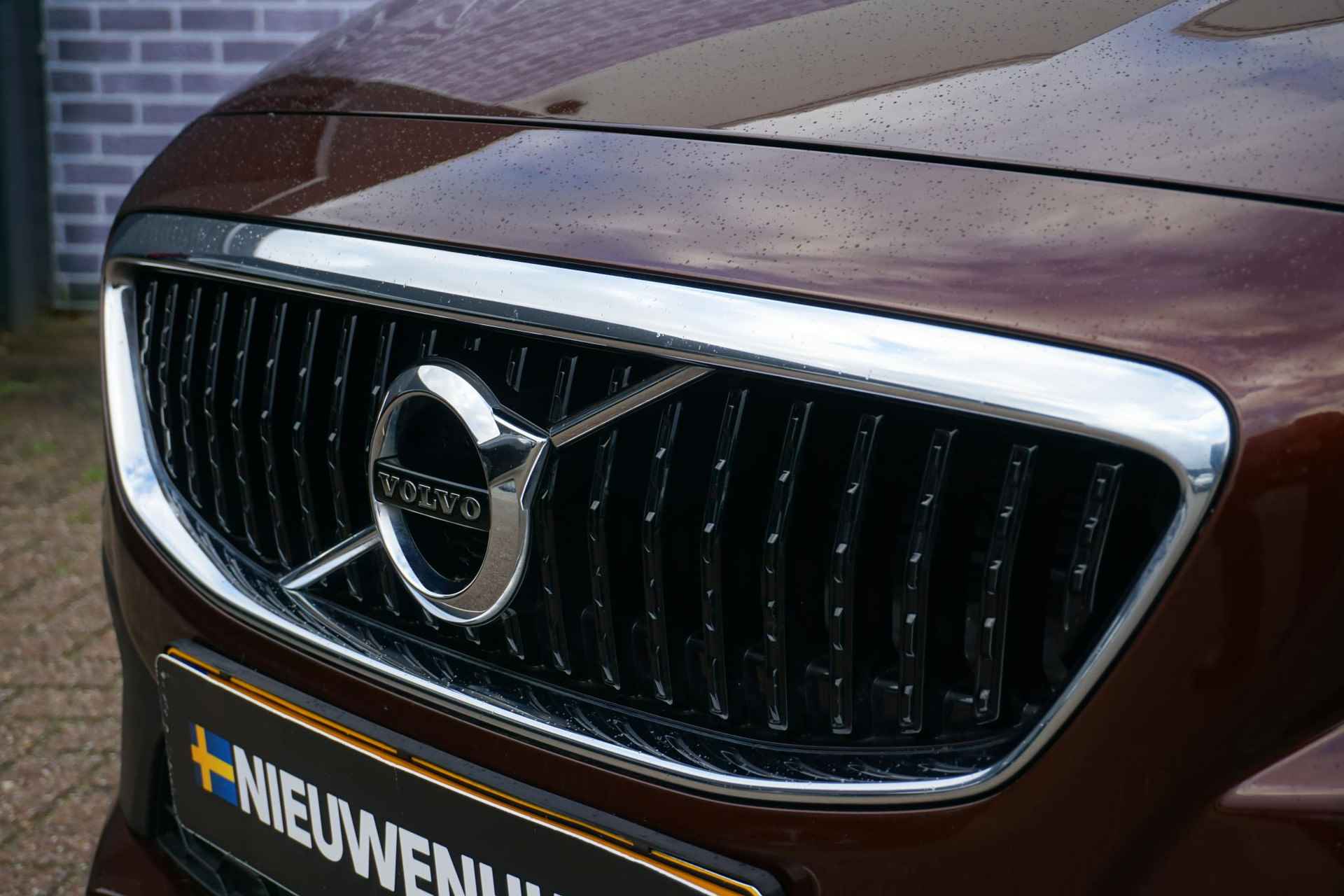 Volvo V40 Cross Country 2.0 D2 Edition+ | LED | Parkeersensoren | Camera | Stoel verwarming | High Performance audio | - 18/24