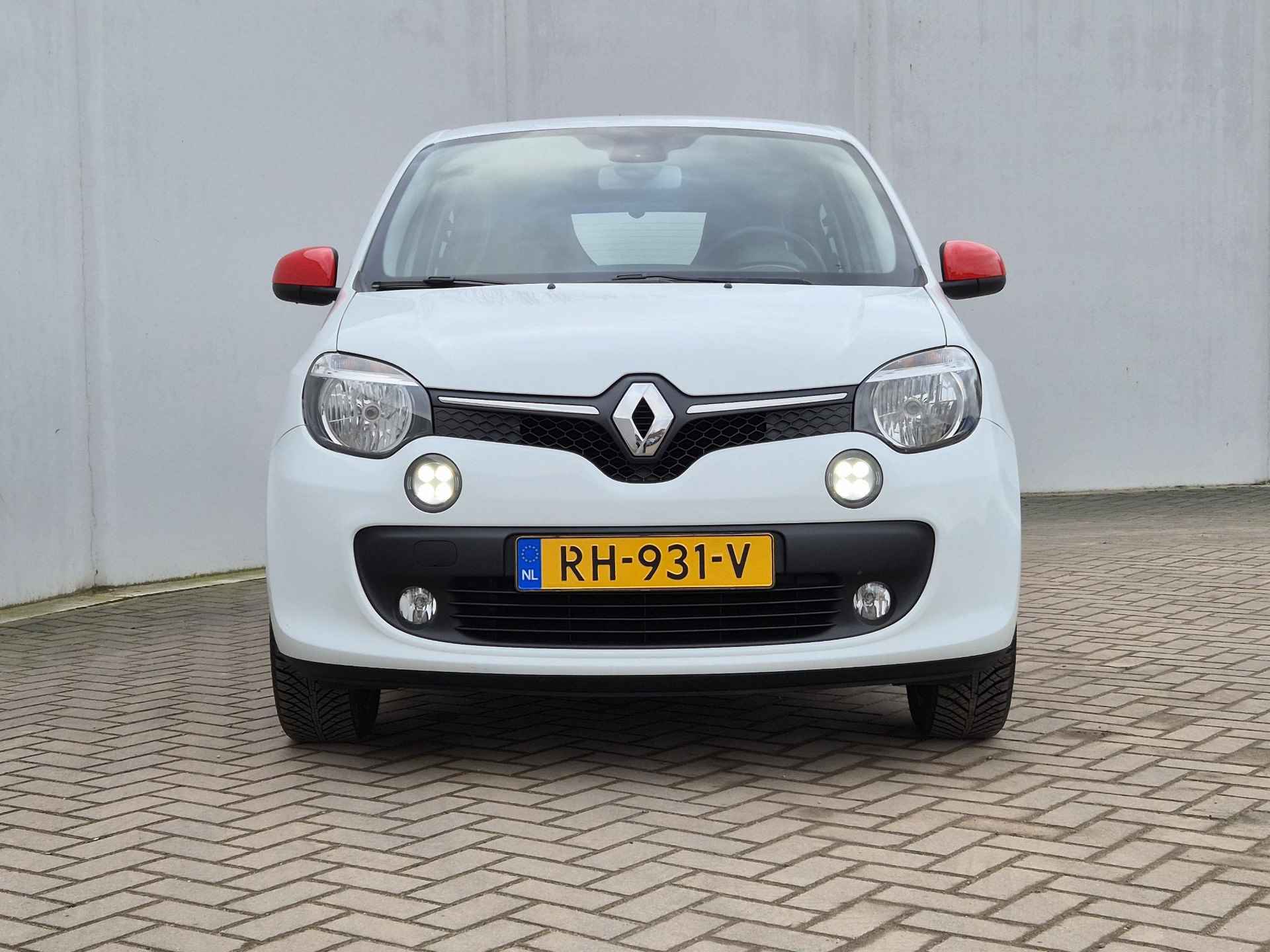 Renault Twingo 1.0 SCe Intens Automaat / Apple Carplay Android Auto / Achteruitrijcamera / Parkeersensoren achter / Cruise control / Lichtmetalen wielen 16“ / - 31/45