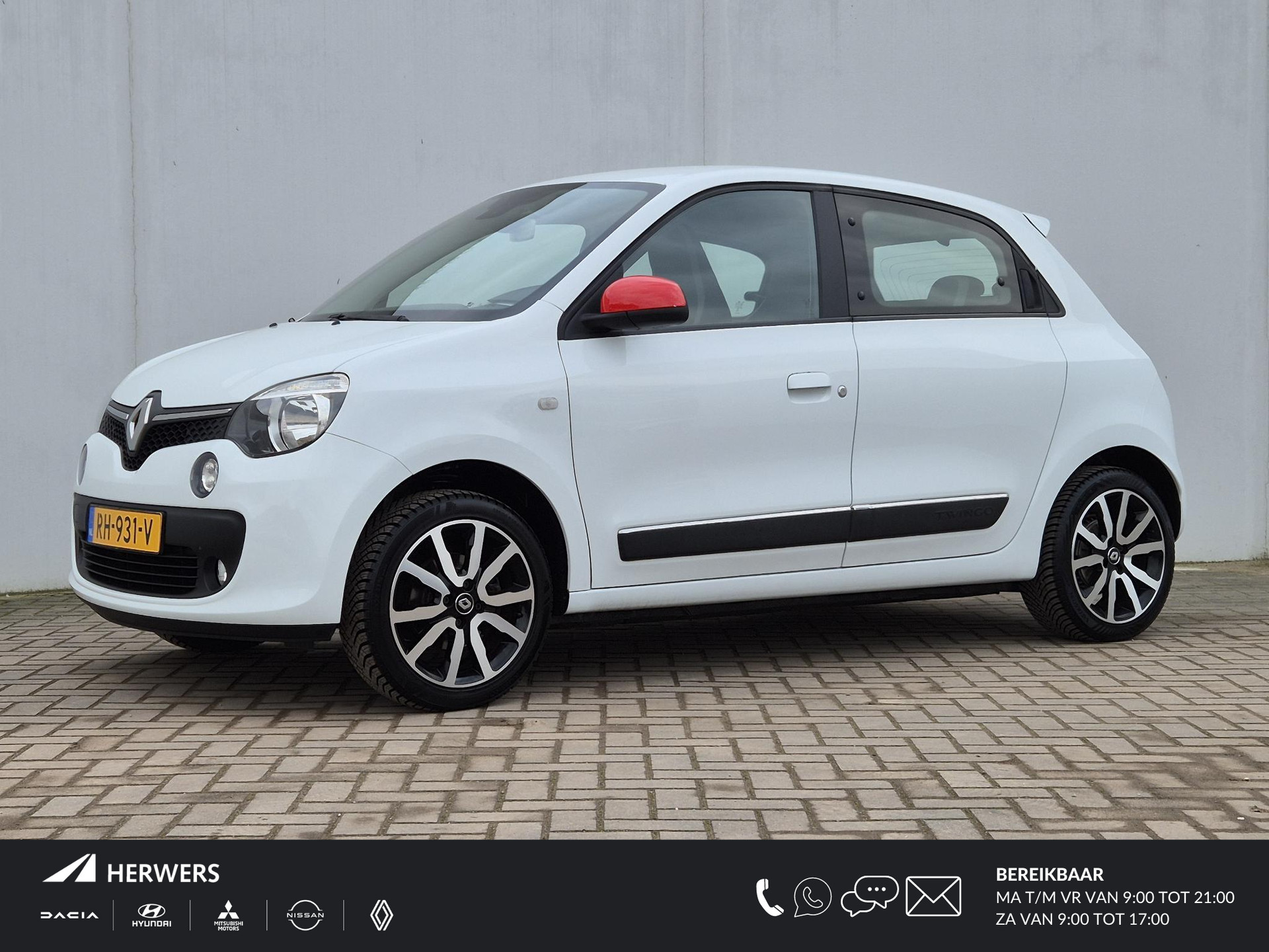 Renault Twingo 1.0 SCe Intens Automaat / Apple Carplay Android Auto / Achteruitrijcamera / Parkeersensoren achter / Cruise control / Lichtmetalen wielen 16“ /