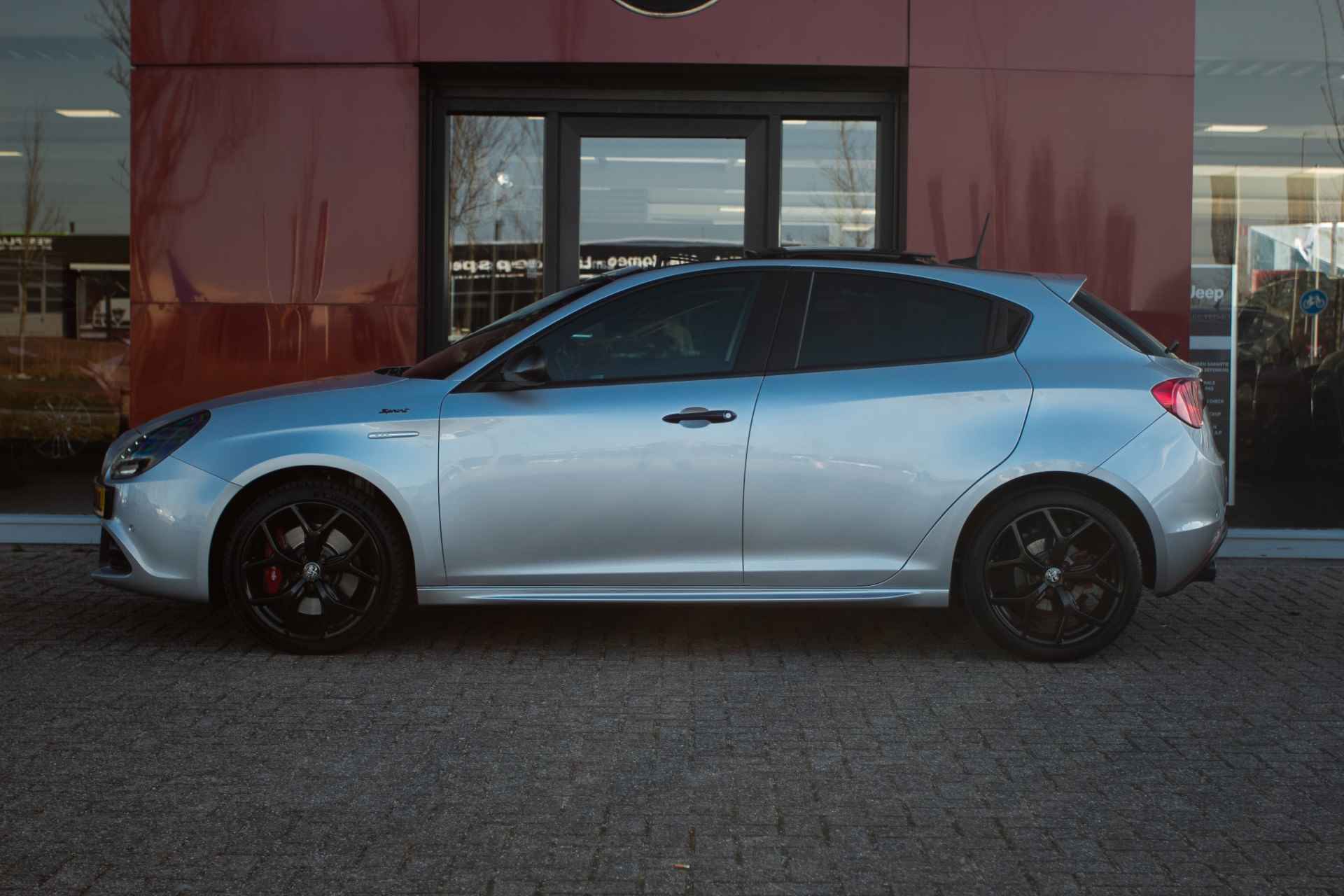 Alfa Romeo Giulietta 1.4 Turbo Sport | Panoramadak | Camera | 18" Velgen - 3/29