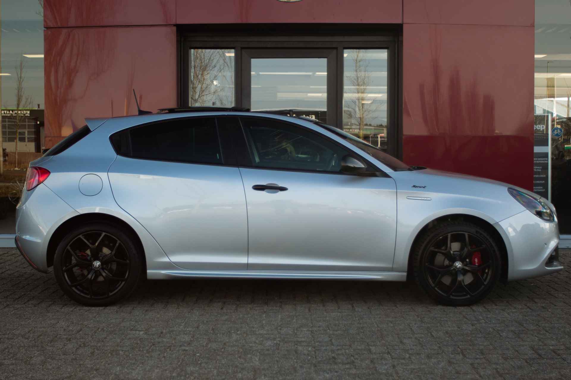 Alfa Romeo Giulietta 1.4 Turbo Sport | Panoramadak | Camera | 18" Velgen - 6/29