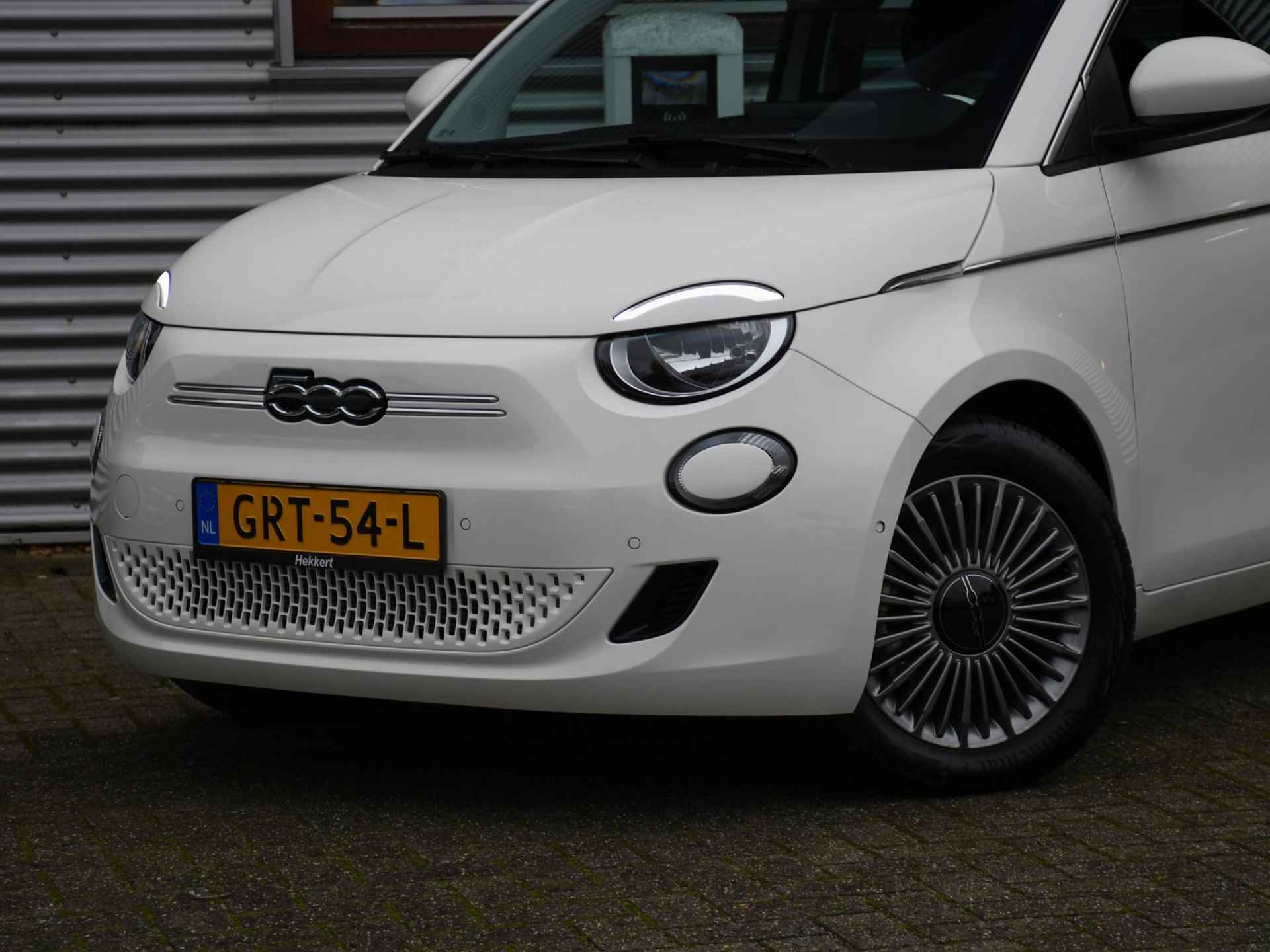 Fiat 500e 42kWh 118pk Automaat APPLE CARPLAY | CRUISE | DAB | USB | STOELVERWARMING | 16''LM | CAMERA - 2/30