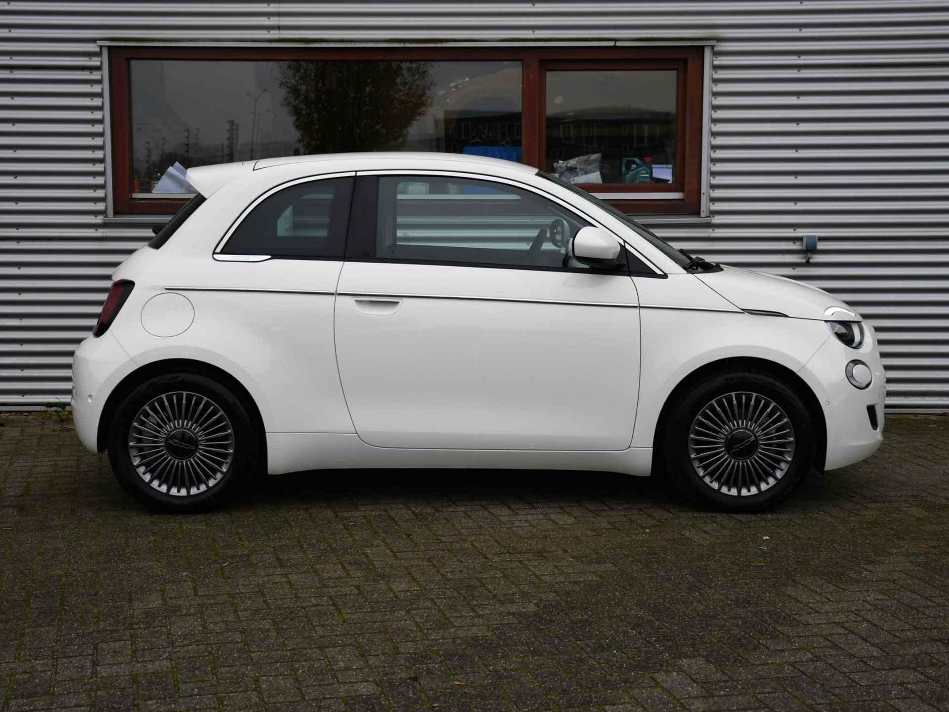 Fiat 500e 42kWh 118pk Automaat APPLE CARPLAY | CRUISE | DAB | USB | STOELVERWARMING | 16''LM | CAMERA - 3/30