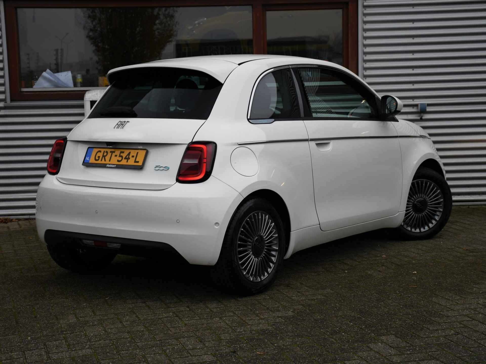 Fiat 500e 42kWh 118pk Automaat APPLE CARPLAY | CRUISE | DAB | USB | STOELVERWARMING | 16''LM | CAMERA - 4/30