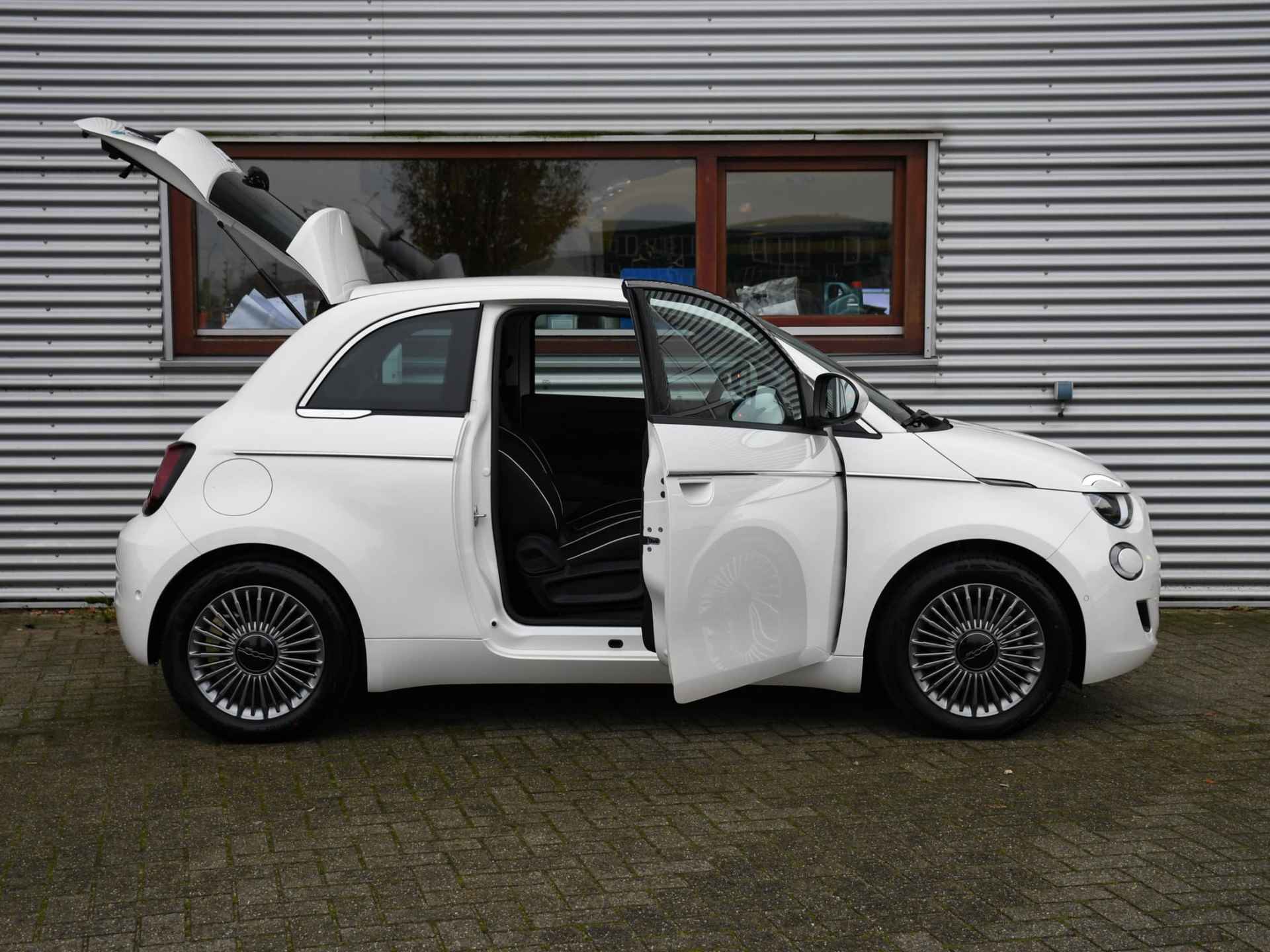 Fiat 500e 42kWh 118pk Automaat APPLE CARPLAY | CRUISE | DAB | USB | STOELVERWARMING | 16''LM | CAMERA - 30/30