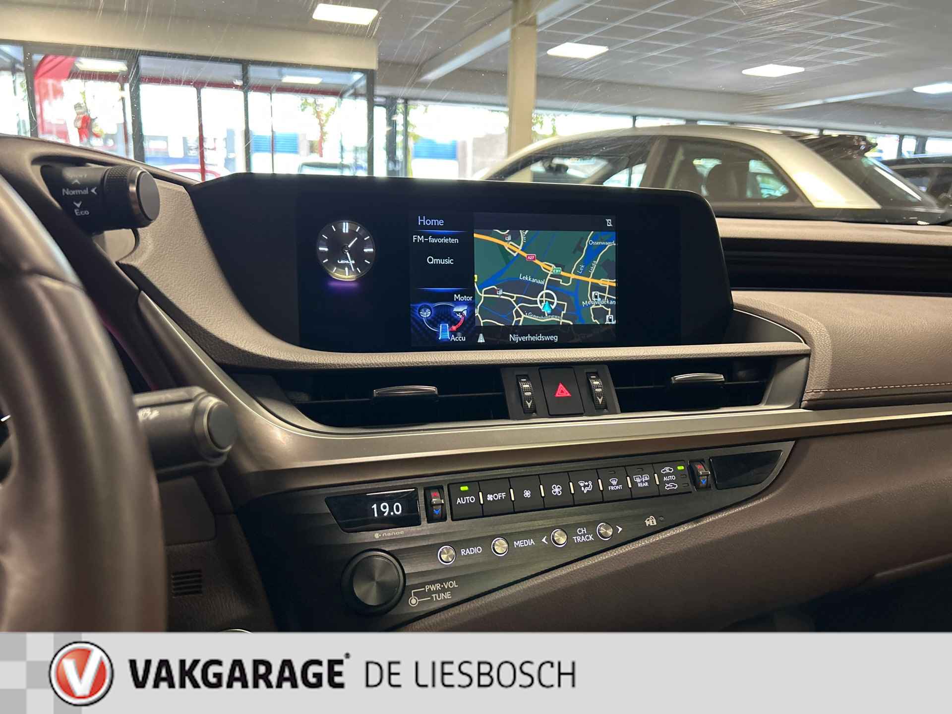 Lexus ES 300h Luxury Line/leer/navi/camera/stoel koeling verw/boeken - 15/29