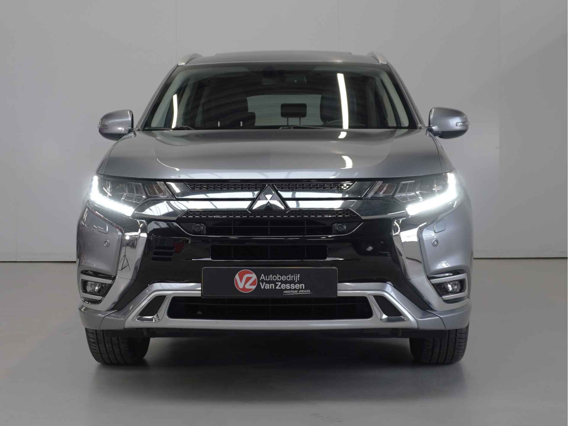 Mitsubishi Outlander 2.4 PHEV Intense+ | Schuifdak | Trekhaak | Standkachel | Stoel- Stuurverwarming | Rijklaarprijs - 7/41