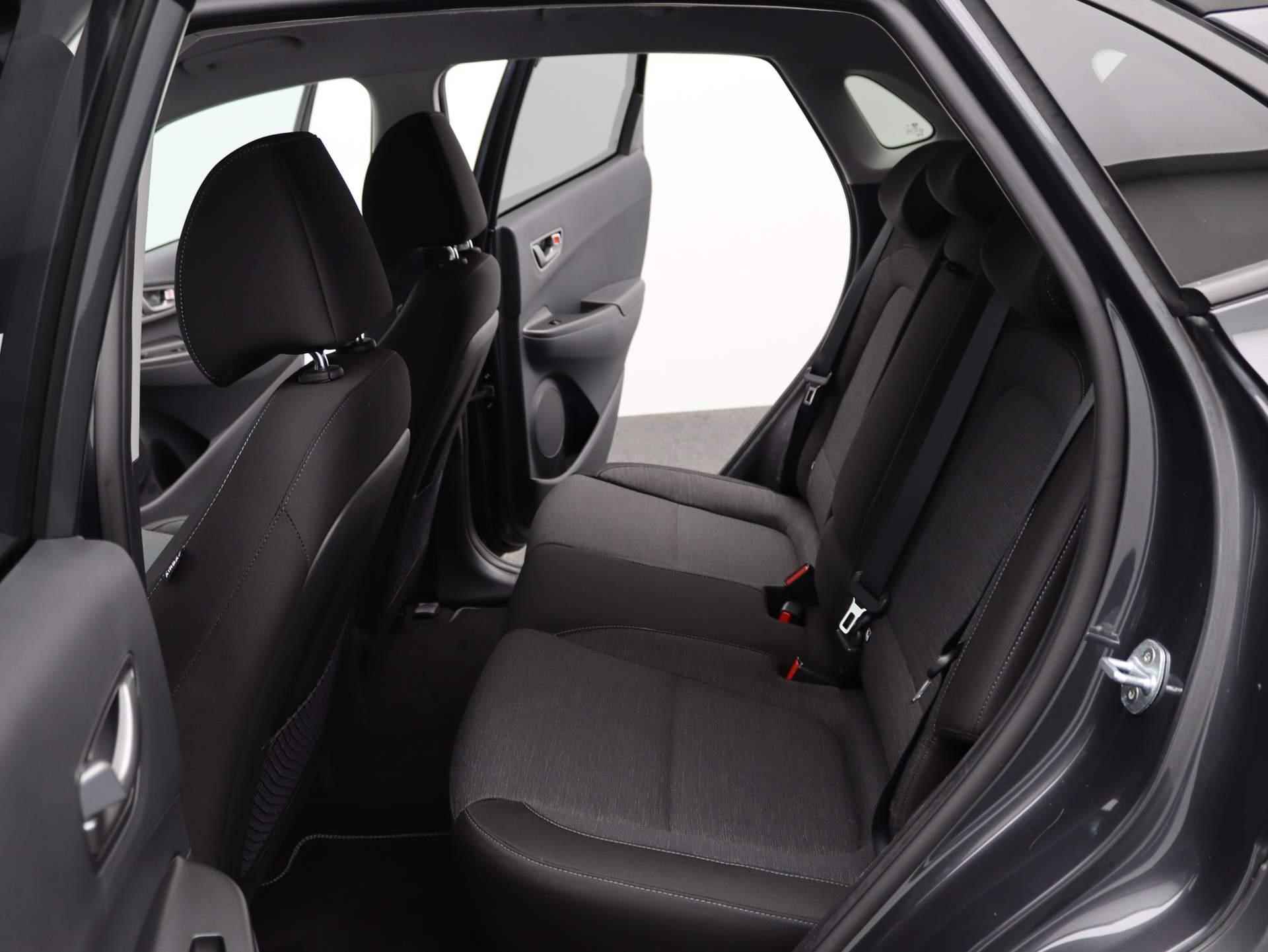 Hyundai Kona EV Fashion 64 kWh | Navigatie | Cruise Control | Achteruitrijcamera | Airco | - 12/47