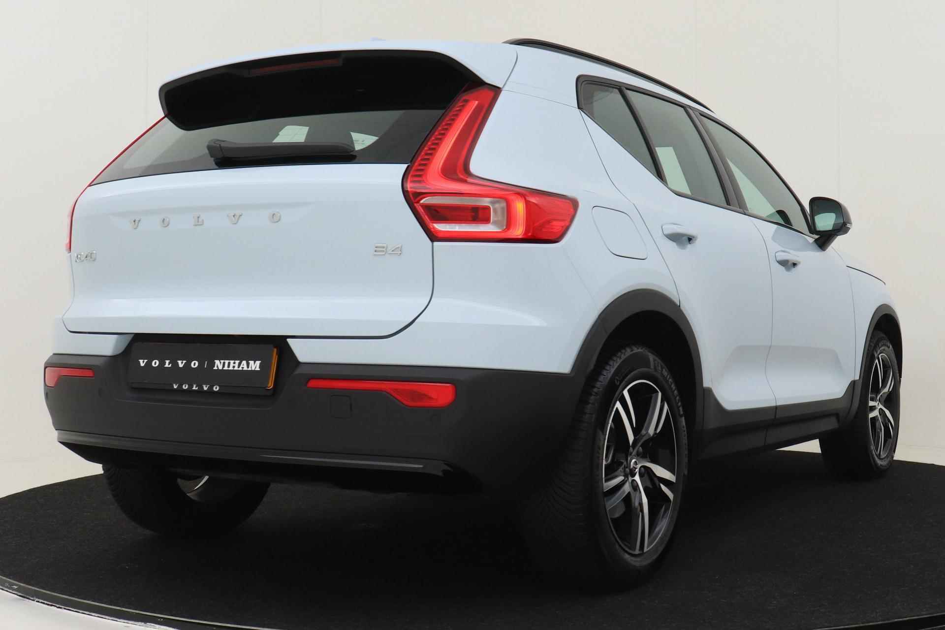 Volvo XC40 B4 (M-HYBRID) PLUS DARK -CAMERA|ADAP.CRUISE|VERW.VOORRUIT|TREKHAAK - 4/56