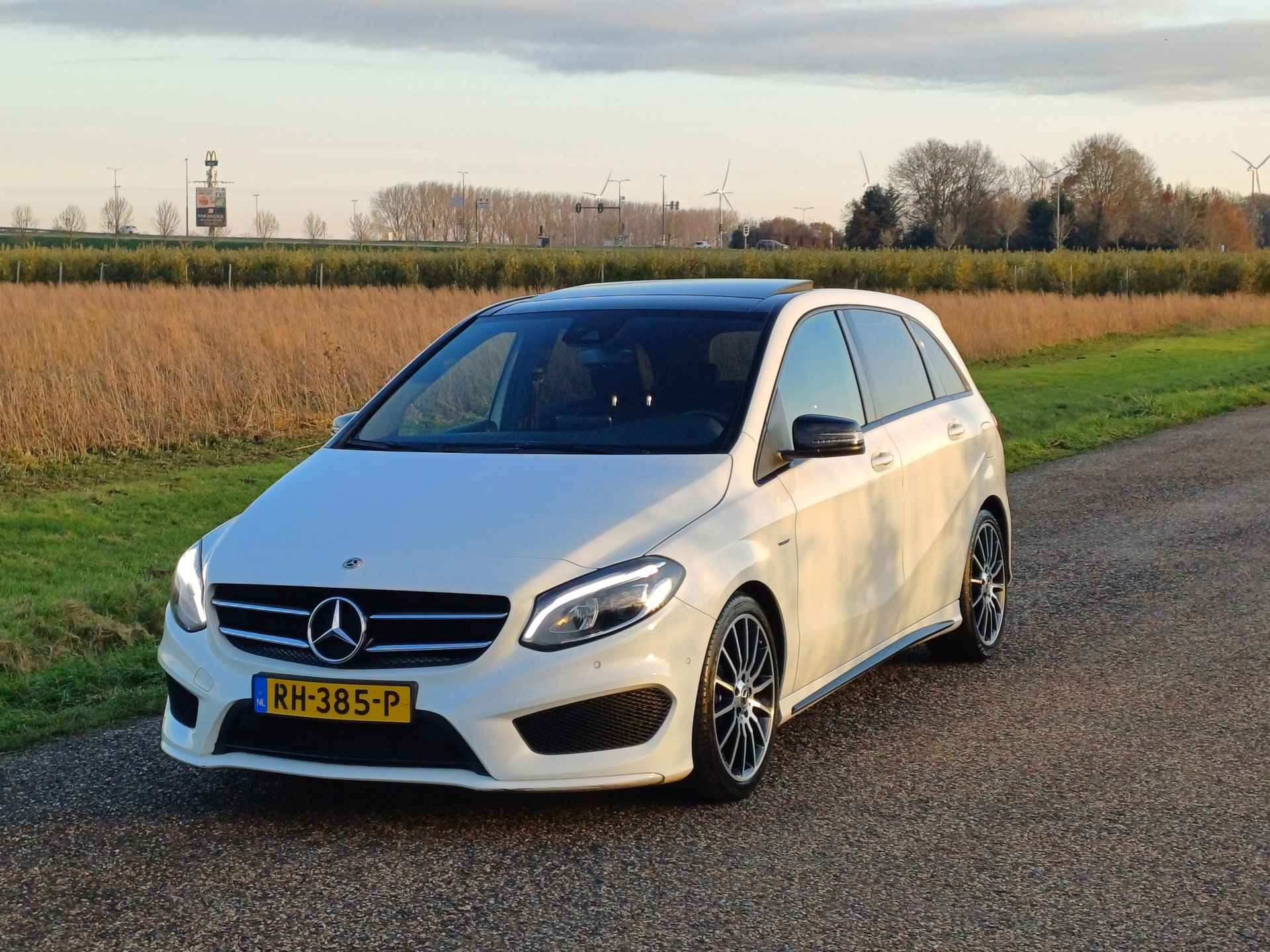 Mercedes-Benz B-Klasse 180 EDITION | NL | AMG-Line | Pano Dak | LED | Camera | Navi | Cruise | 18 INCH - 4/52