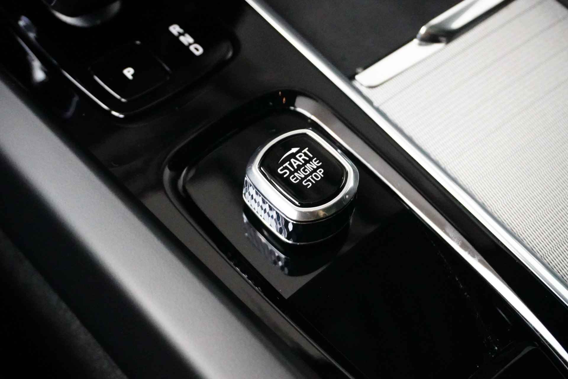 Volvo XC60 Recharge T6 AWD Plus Bright Long Range | Climate Pro Pack | 360o Camera | Panoramadak | Parkeerverwarming | Getint glas | Trekha - 27/34