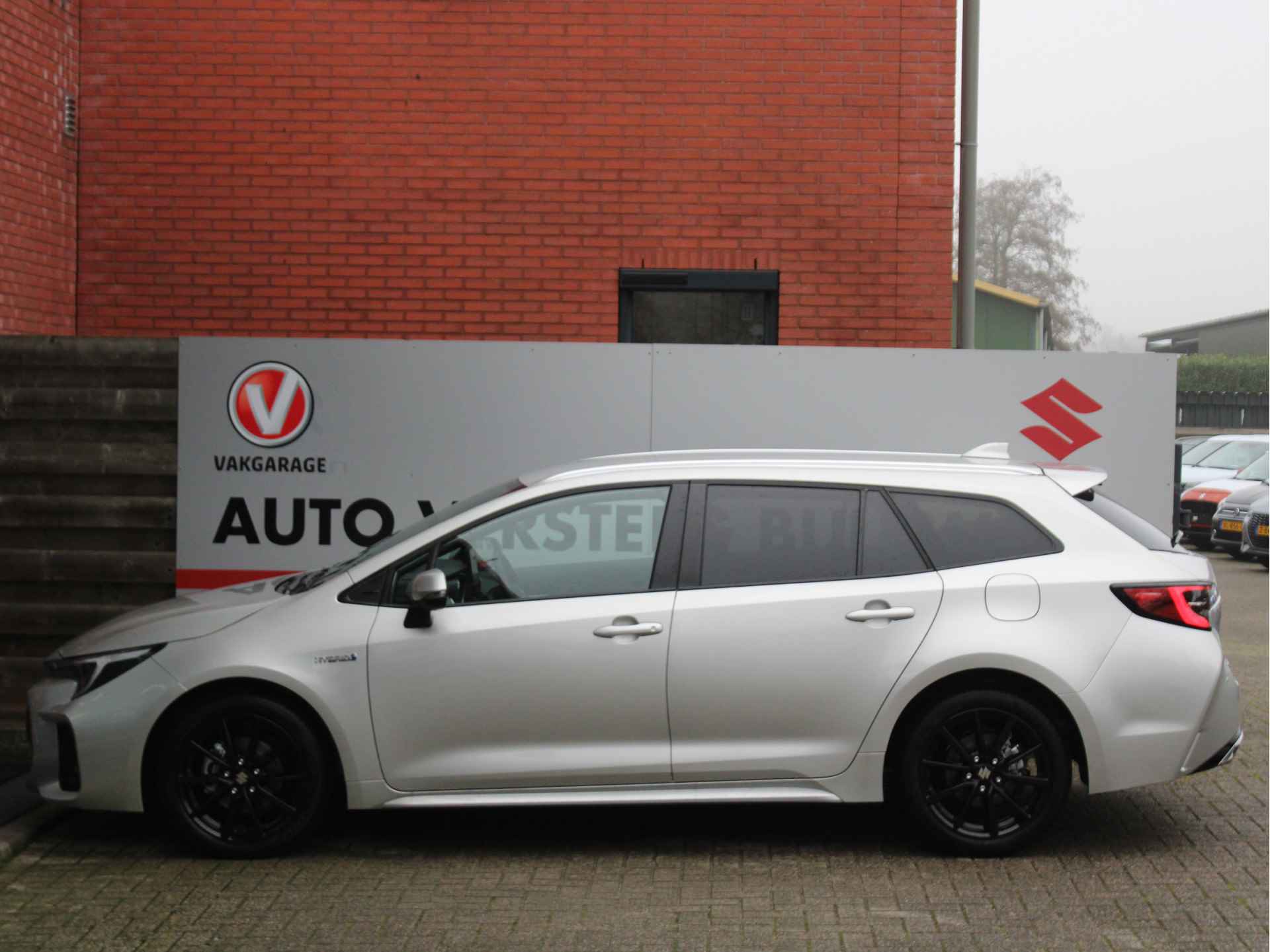 Suzuki Swace 1.8 Hybrid Style Automaat 140PK All-Season Banden, Adaptieve Cruise Control, Navigatie, Stuur Verwarmd, Voorruitverwarming, Draadloze Telefoonlader - 19/39