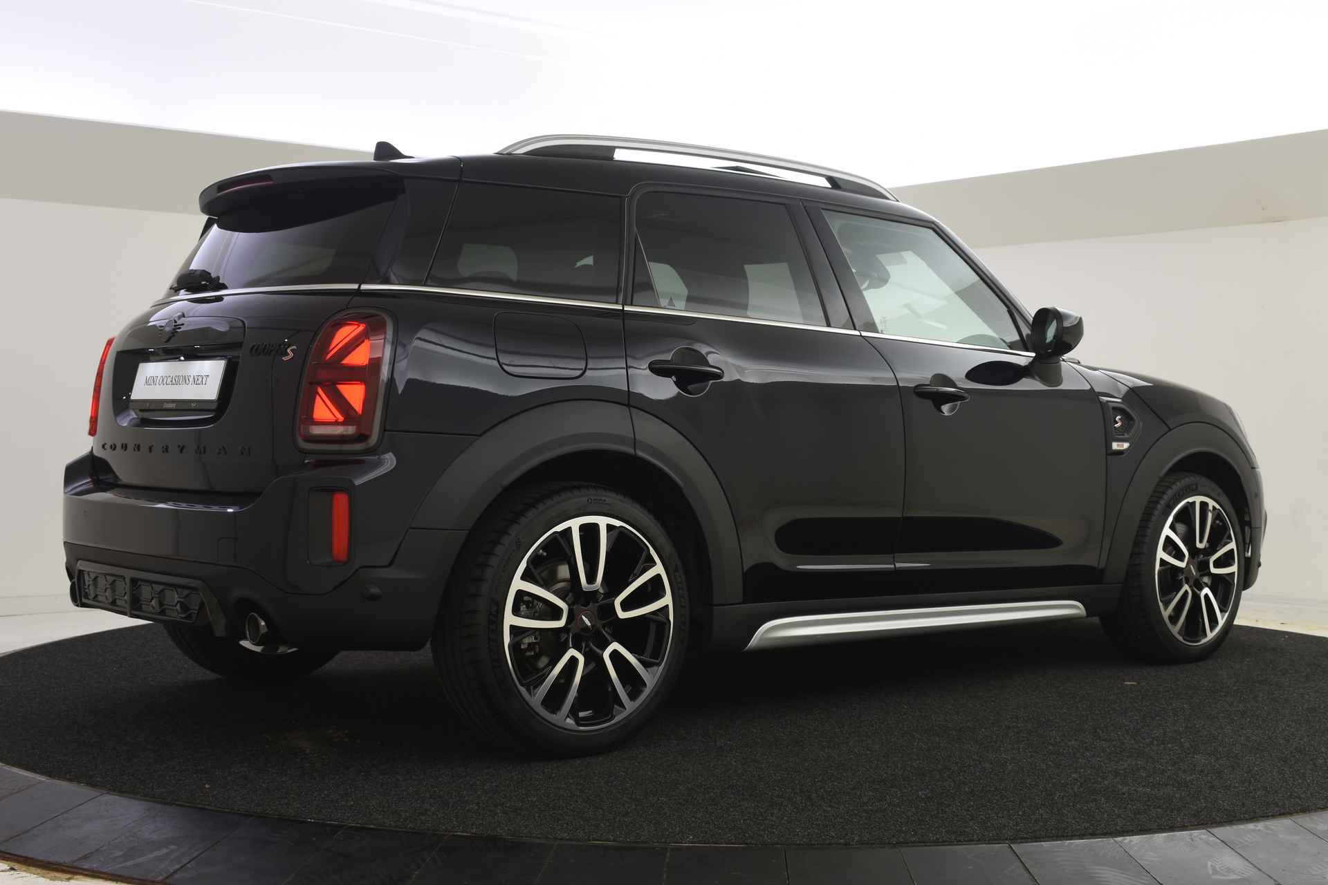 MINI Countryman Cooper S JCW Automaat / Panoramadak / Achteruitrijcamera / JCW Sportstoelen / Active Cruise Control / Head-Up / Park Assistant / Comfort Access - 14/49