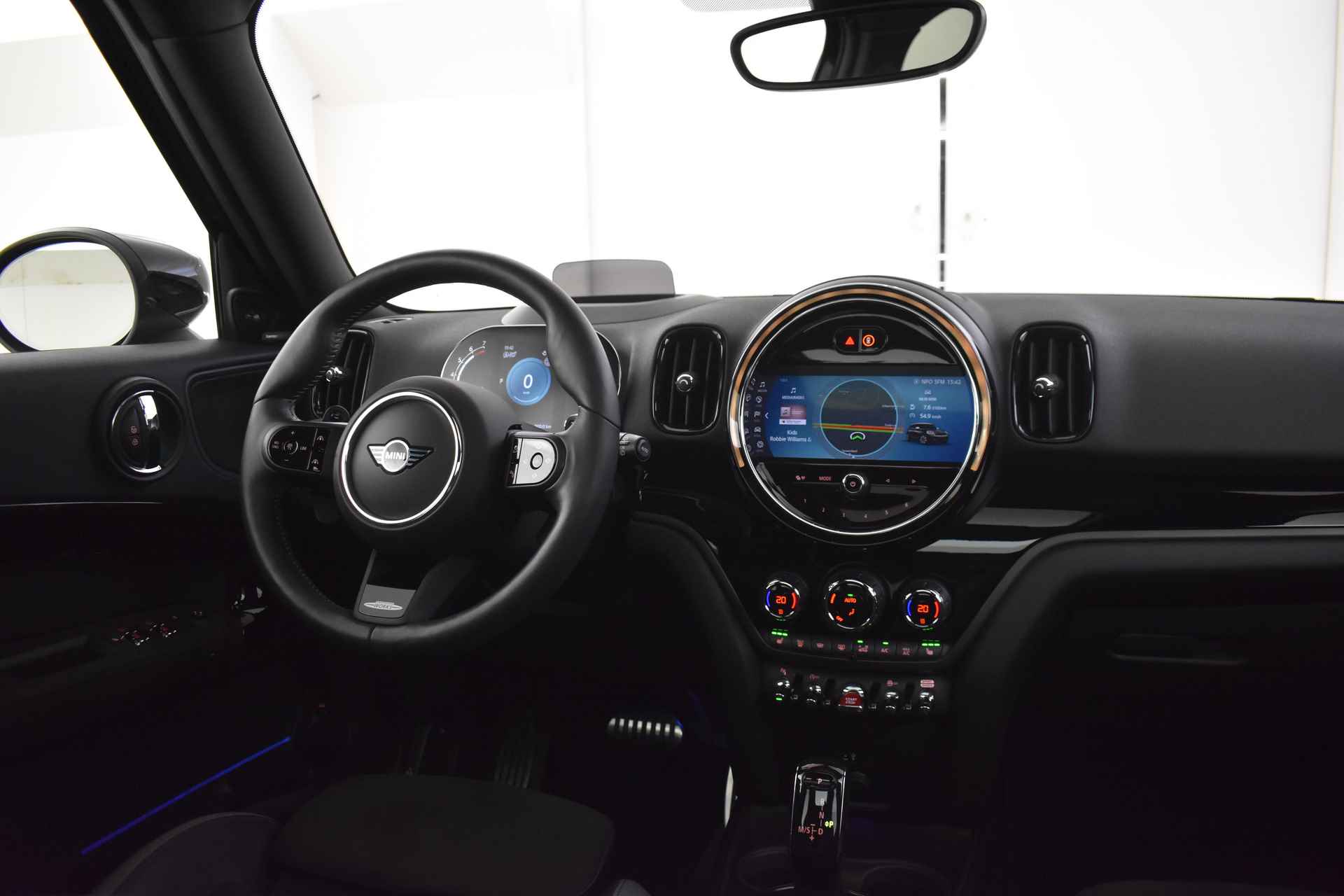 MINI Countryman Cooper S JCW Automaat / Panoramadak / Achteruitrijcamera / JCW Sportstoelen / Active Cruise Control / Head-Up / Park Assistant / Comfort Access - 16/49