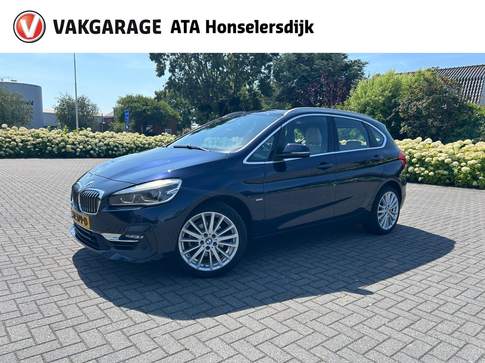 BMW 2-serie Active Tourer 218i High Executive Launch Edition| automaat | pano-dak | climate | cruise | camera |