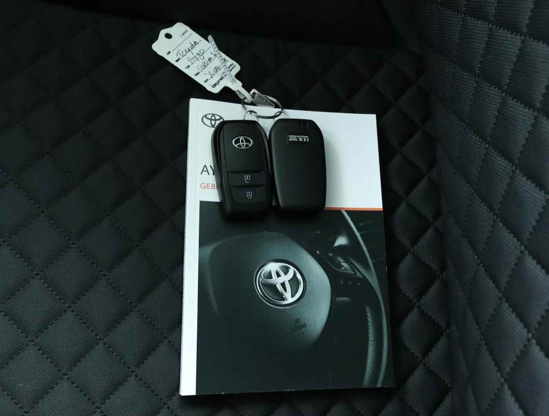 Toyota Aygo X 1.0 VVT-i MT Premium | Demovoordeel! | Adaptive Cruise Control | JBL Audio |  Apple Carplay | Android Auto | Parkeersensoren | Achteruitrijcamera | - 11/53