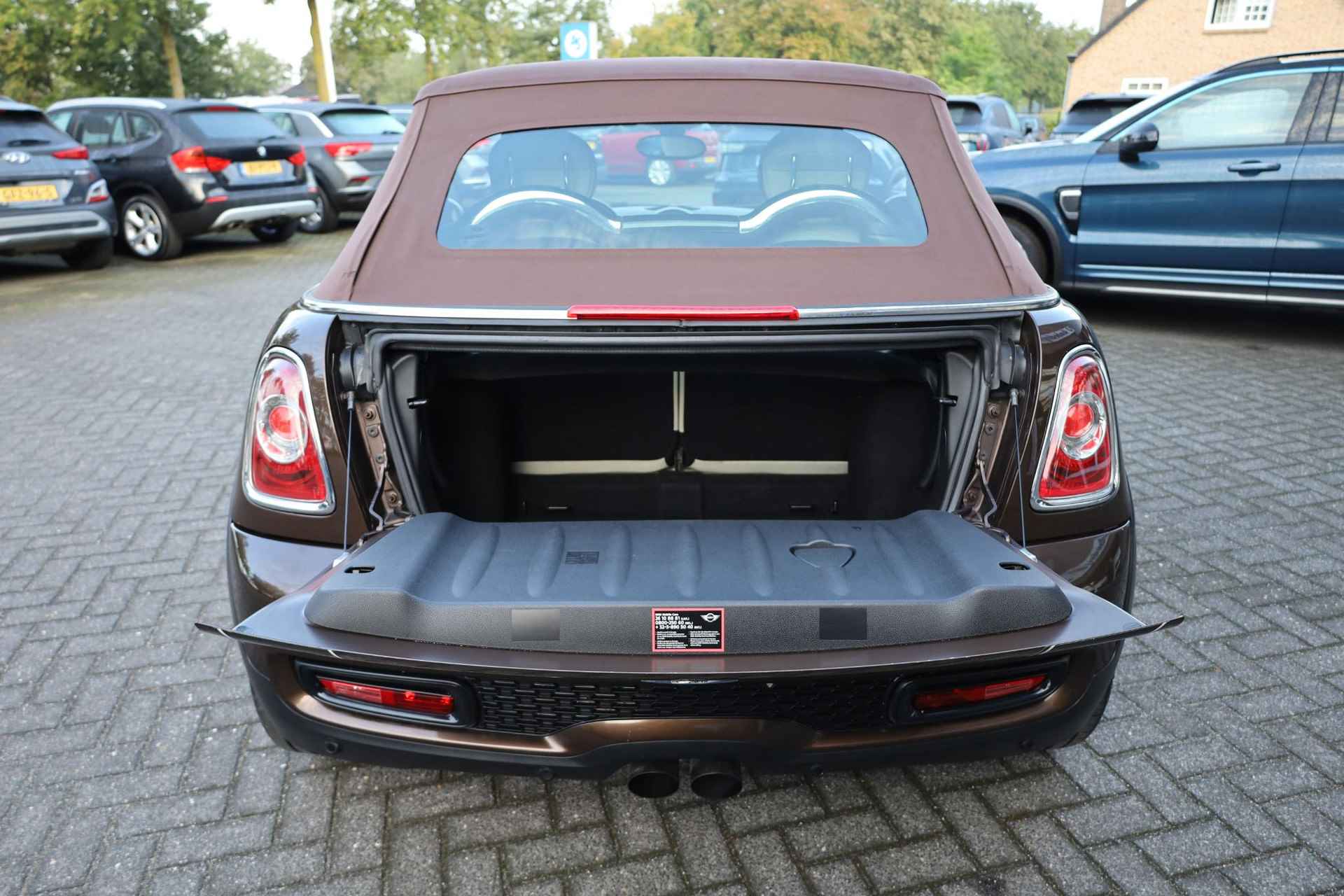 Mini Mini Cabrio 1.6 John Cooper Works Chili LEER RUIT+STOELVERWARMING 18"LMV CLIMA - 6/40