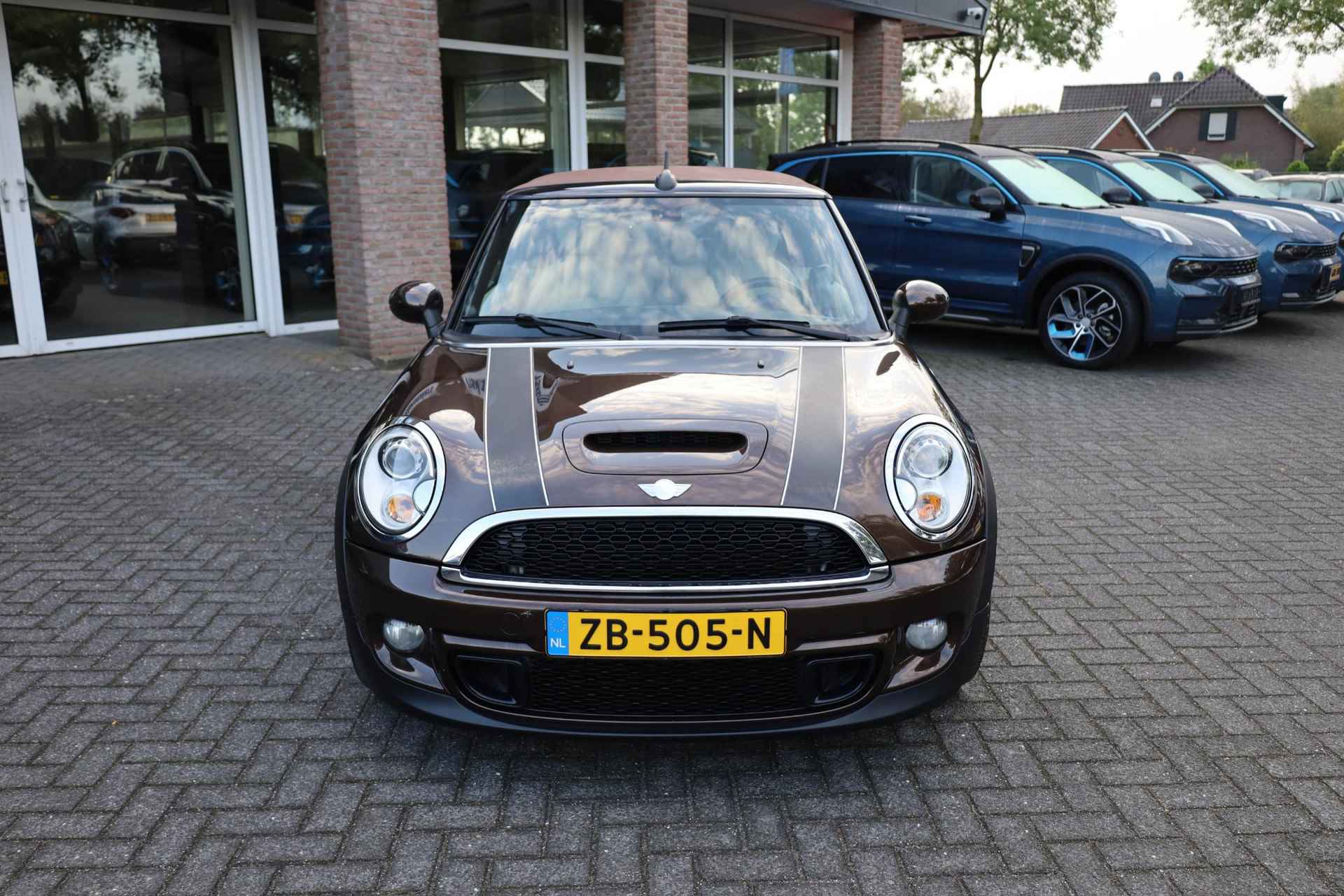 Mini Mini Cabrio 1.6 John Cooper Works Chili LEER RUIT+STOELVERWARMING 18"LMV CLIMA - 22/40