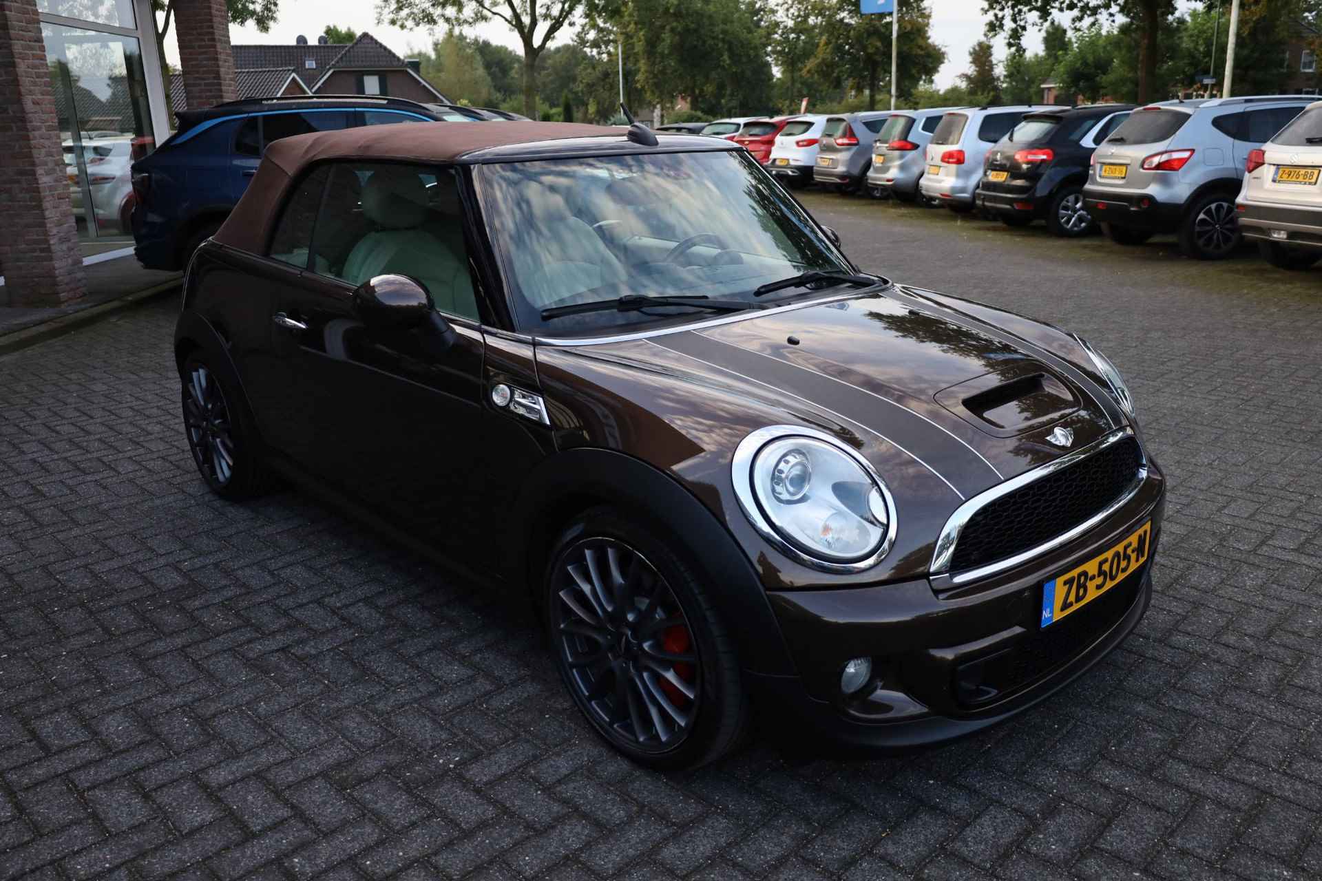 Mini Mini Cabrio 1.6 John Cooper Works Chili LEER RUIT+STOELVERWARMING 18"LMV CLIMA - 27/40