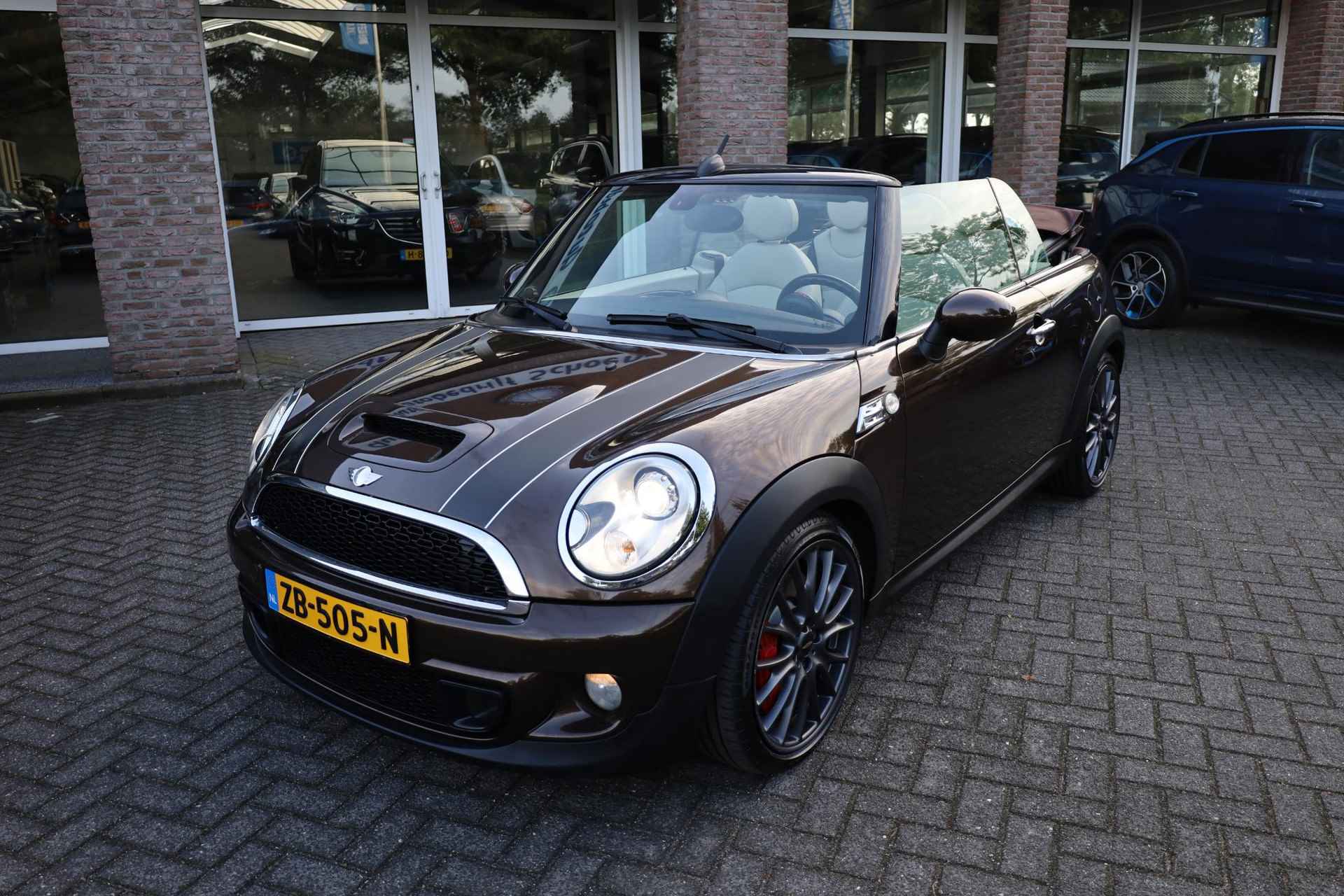 Mini Mini Cabrio 1.6 John Cooper Works Chili LEER RUIT+STOELVERWARMING 18"LMV CLIMA - 33/40