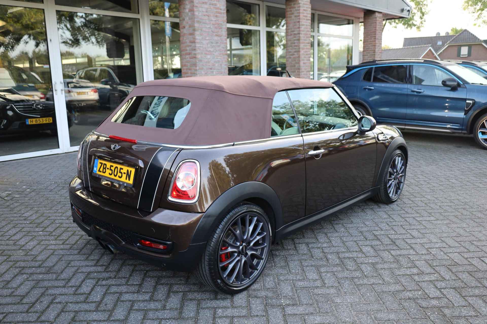 Mini Mini Cabrio 1.6 John Cooper Works Chili LEER RUIT+STOELVERWARMING 18"LMV CLIMA - 35/40